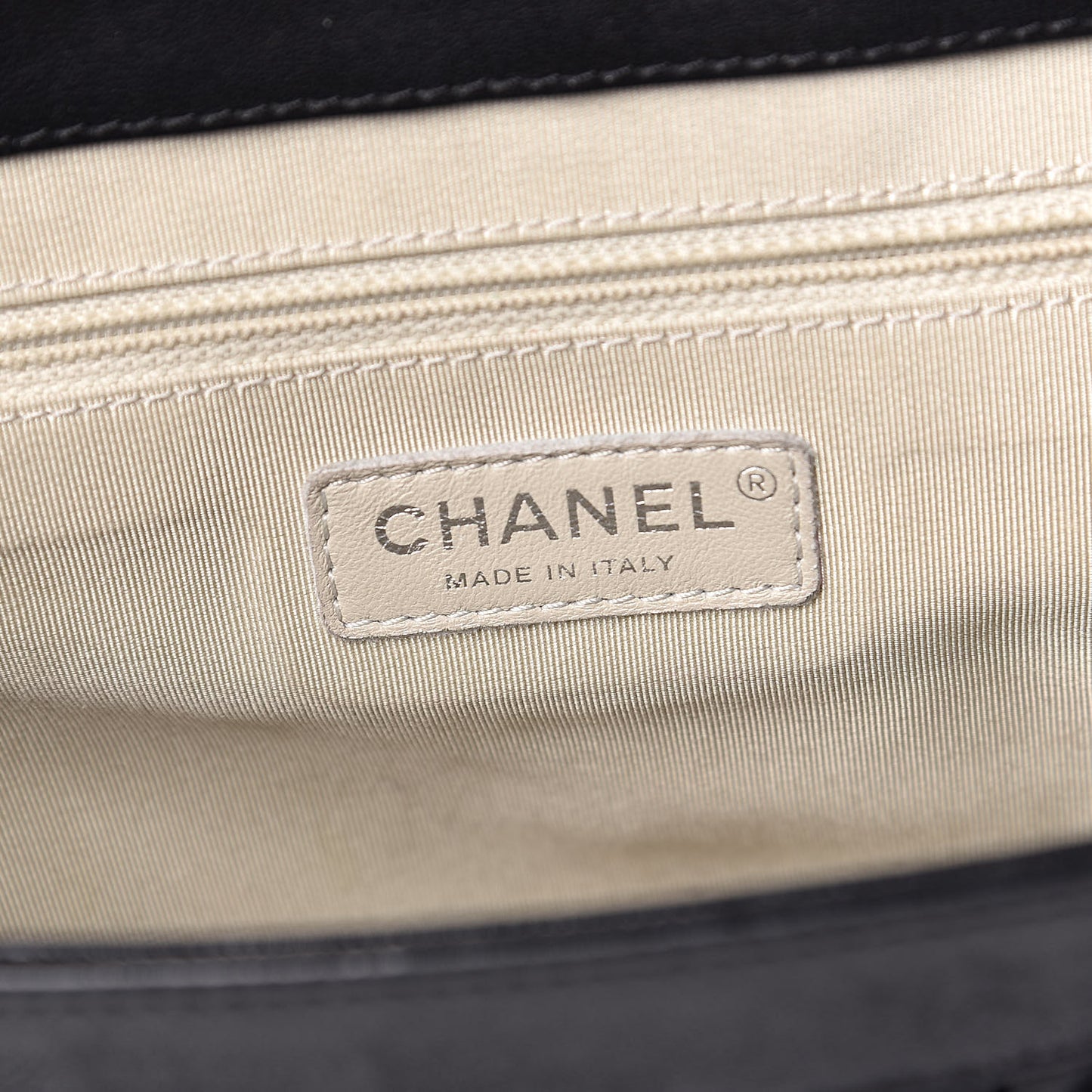 Washed Lambskin Quilted Medium Chain Around Messenger Black