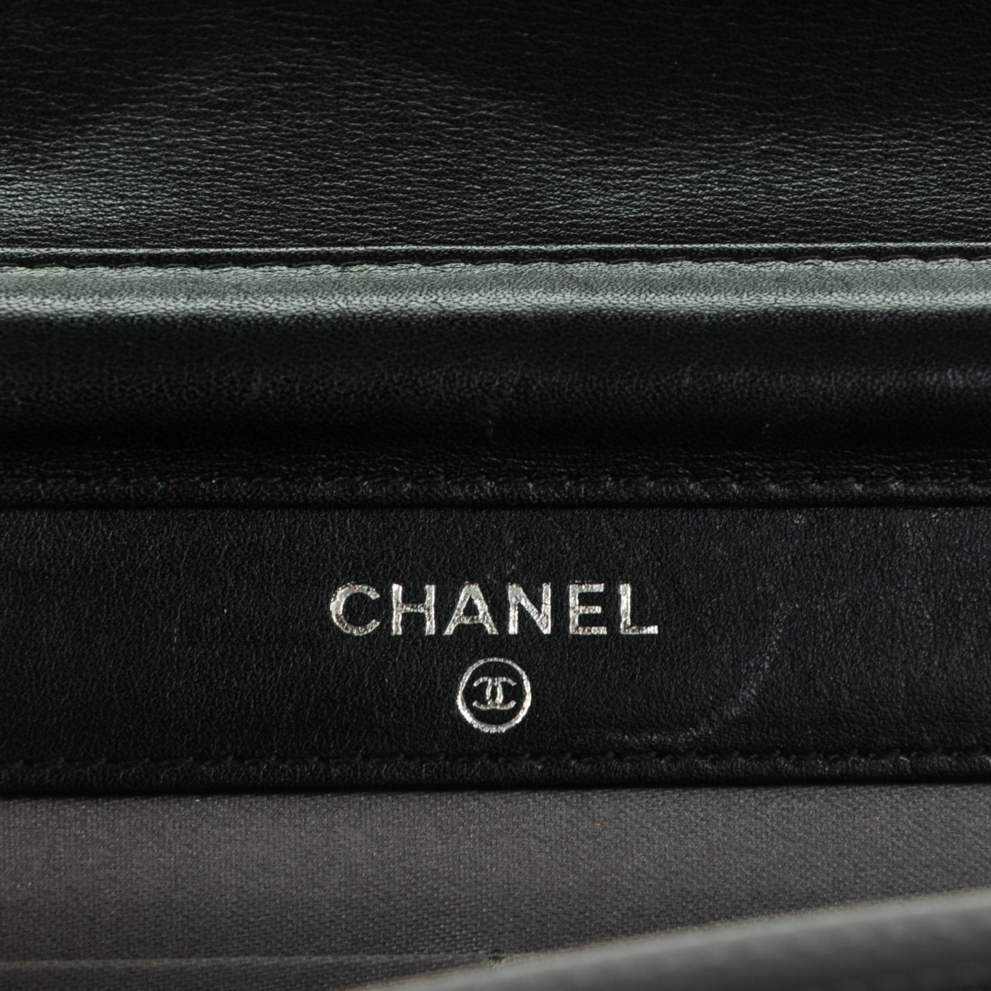 Lambskin Studded CC Wallet On Chain WOC Black