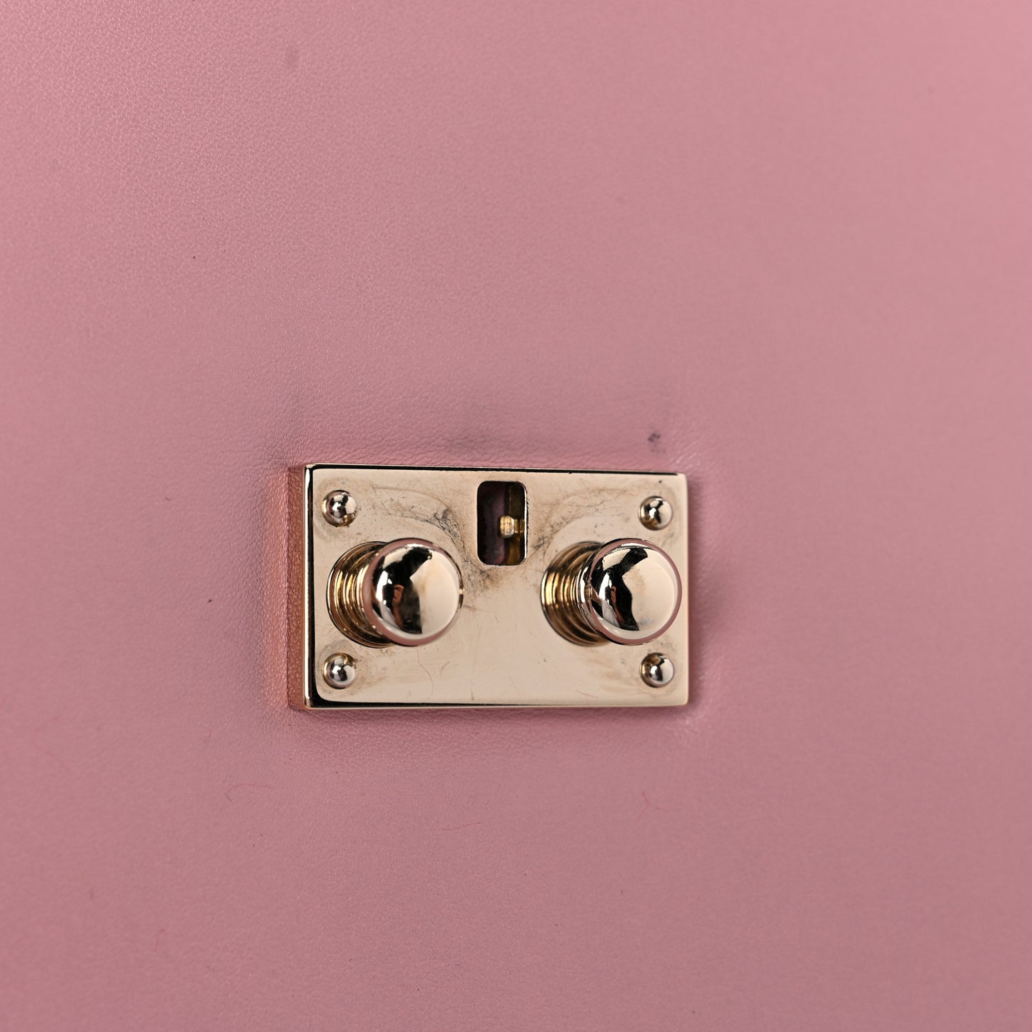 Vitello Large Glam Lock Rockstud Flap Pop Gardenia
