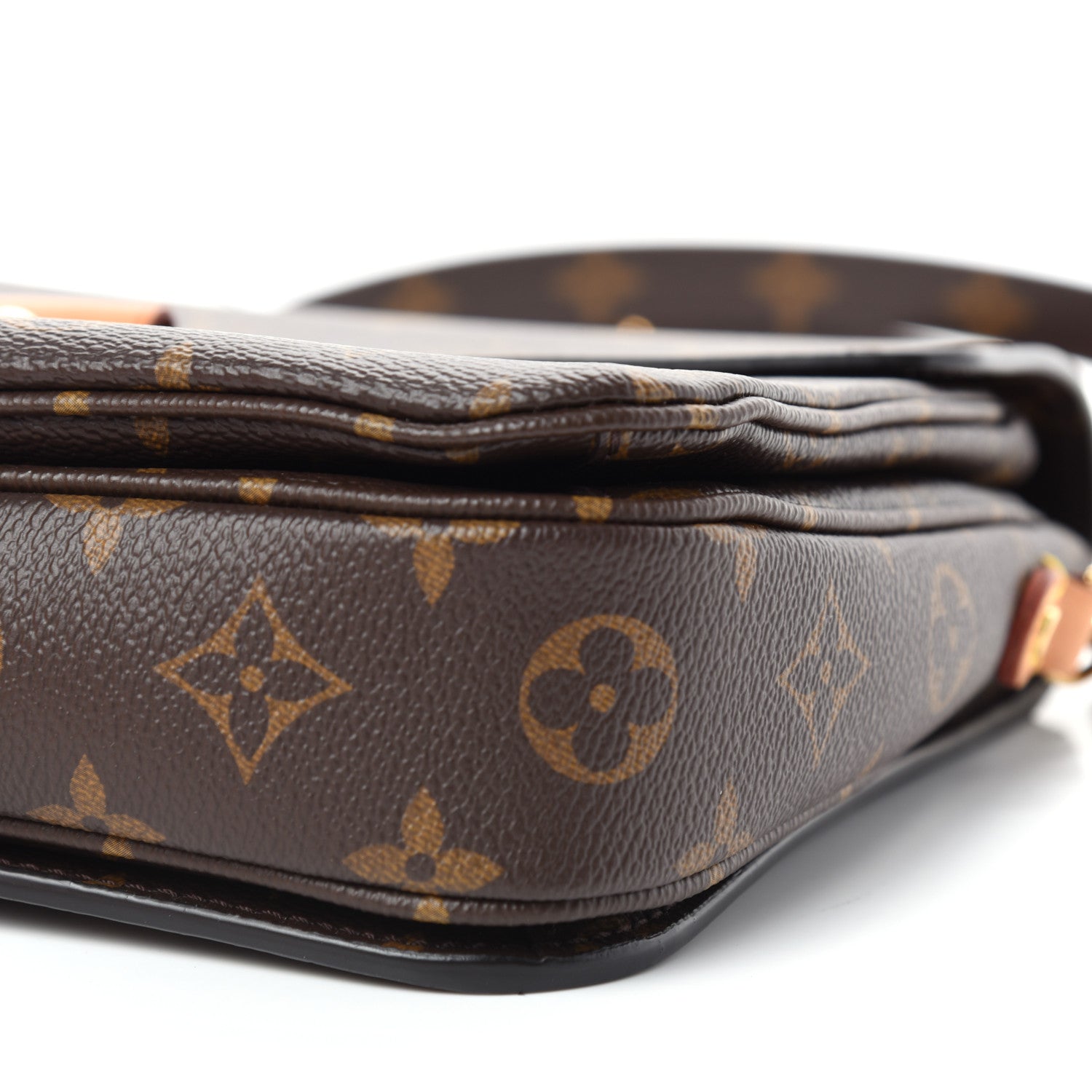 Louis Vuitton Monogram Pochette Metis 9 of 11