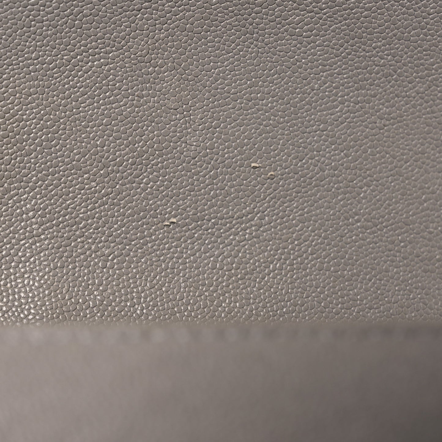 Caviar Quilted Medium Boy Flap Light Grey