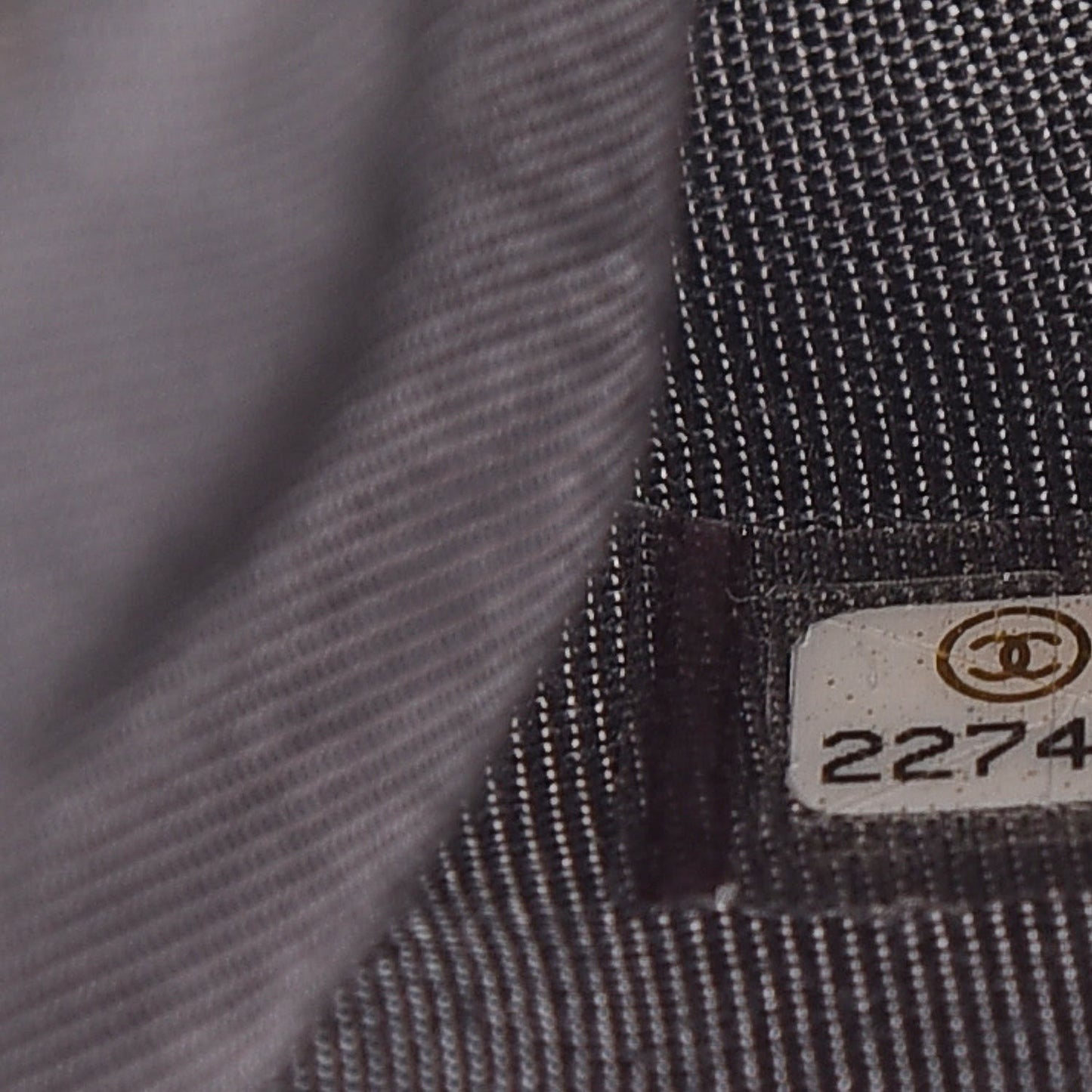 Caviar Quilted Small Clutch With Chain Grey