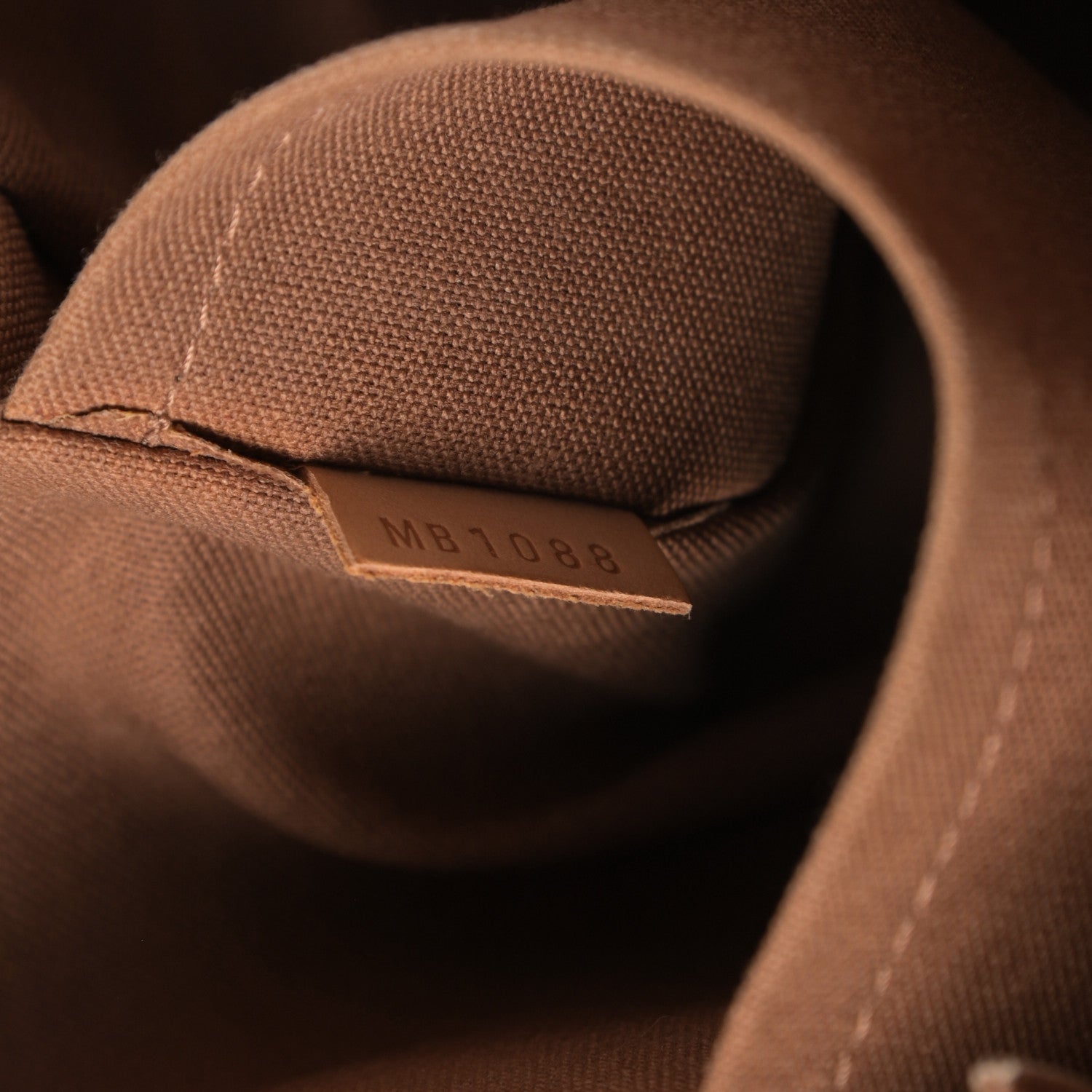 Louis Vuitton Monogram Tivoli GM 7 of 14