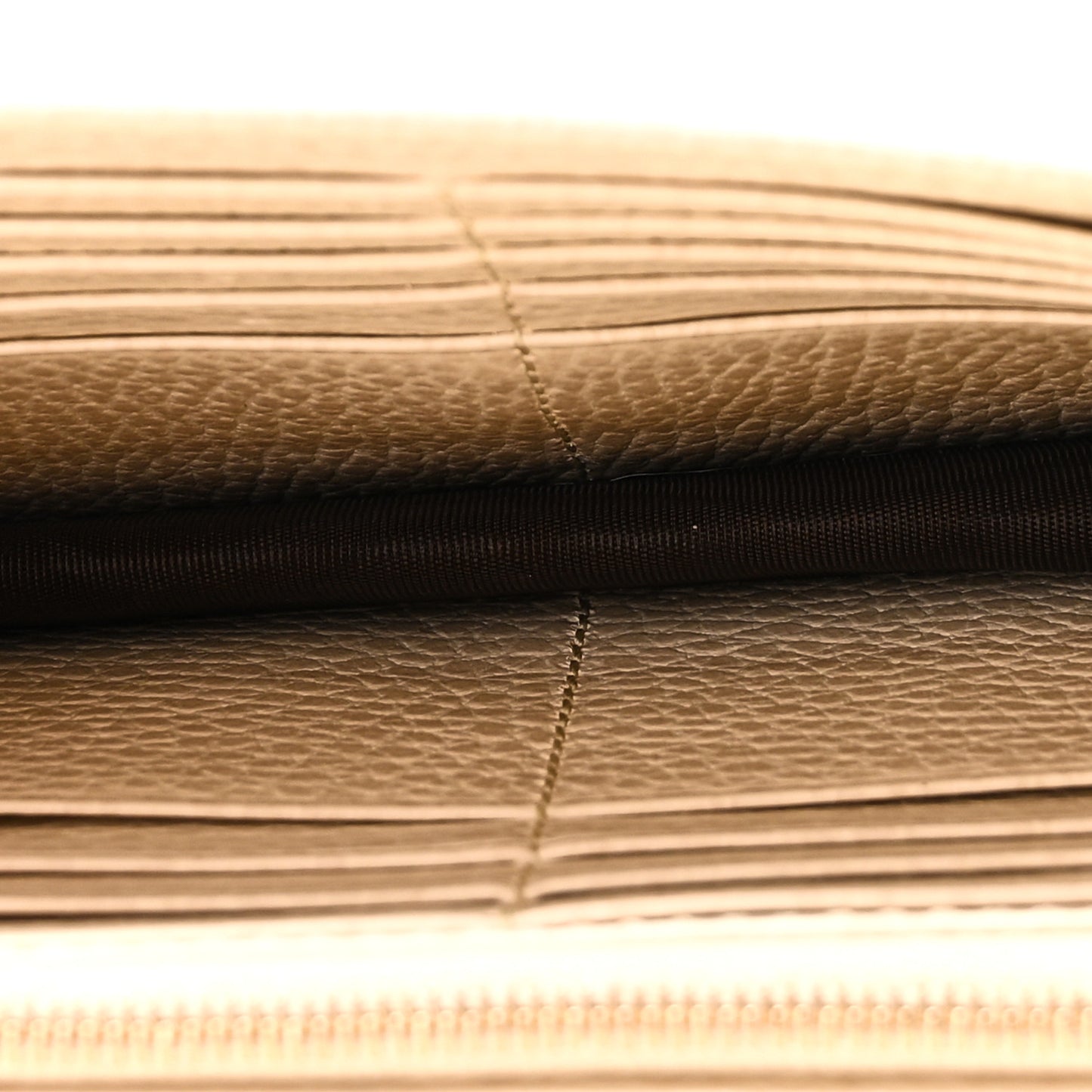 Dollar Calfskin Interlocking G Chain Wallet Ivoire