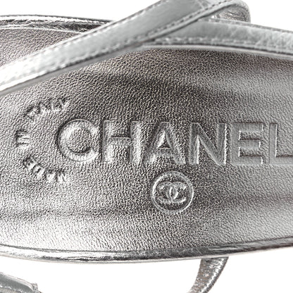 Chanel Laminated Crumpled Lambskin Grosgrain Cap Toe CC Slingback Pumps 41 Silver Black 8 of 11