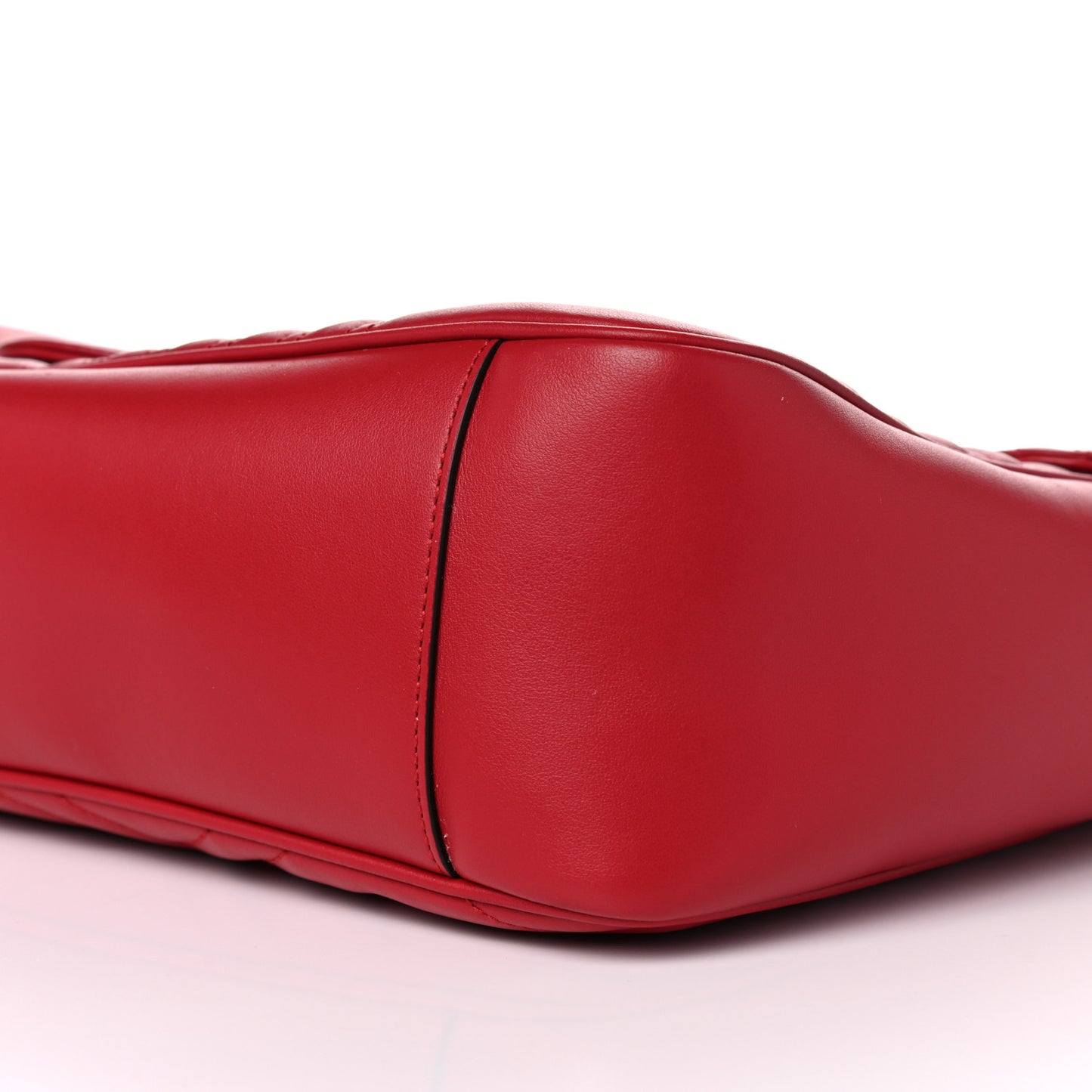 Calfskin Matelasse Large GG Marmont Shoulder Bag Hibiscus Red