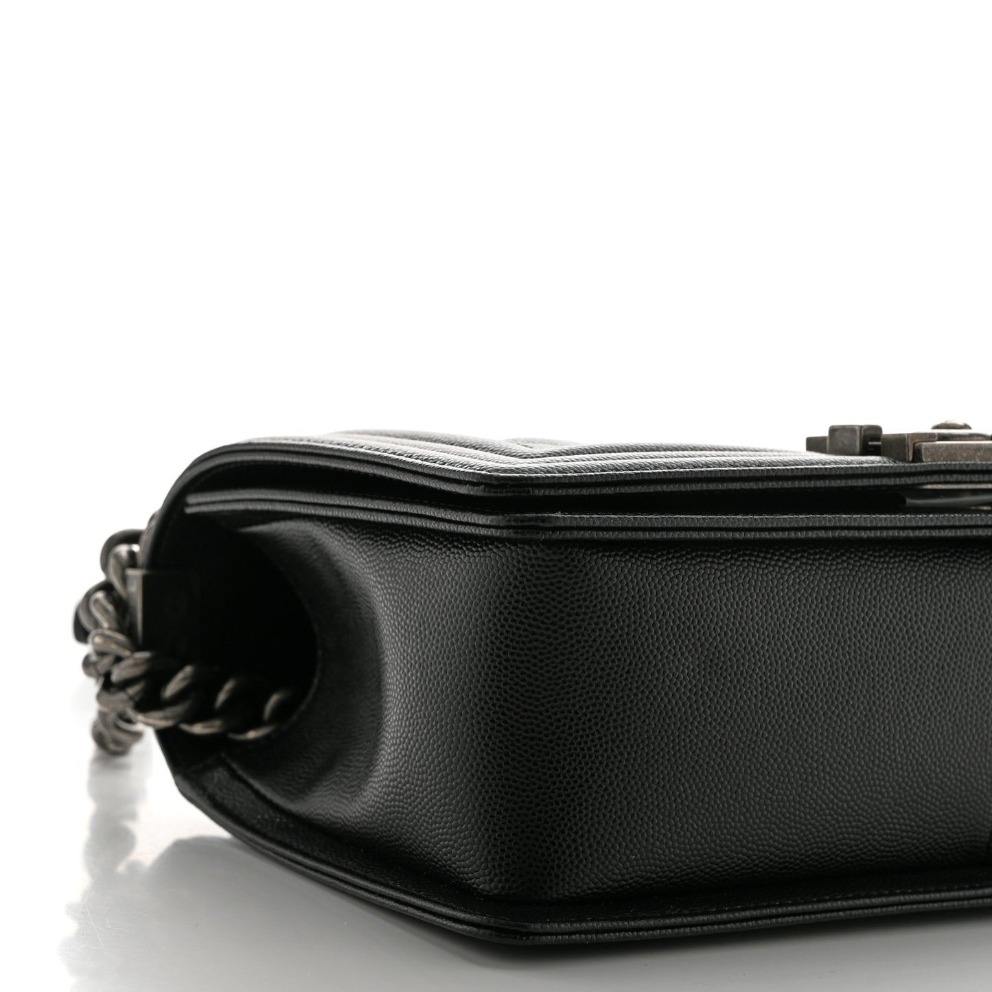 Caviar Quilted Medium Boy Flap Black