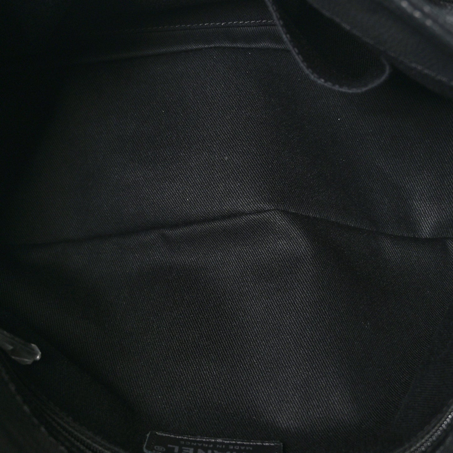 Iridescent Caviar Medium Lady Pearly Flap Black