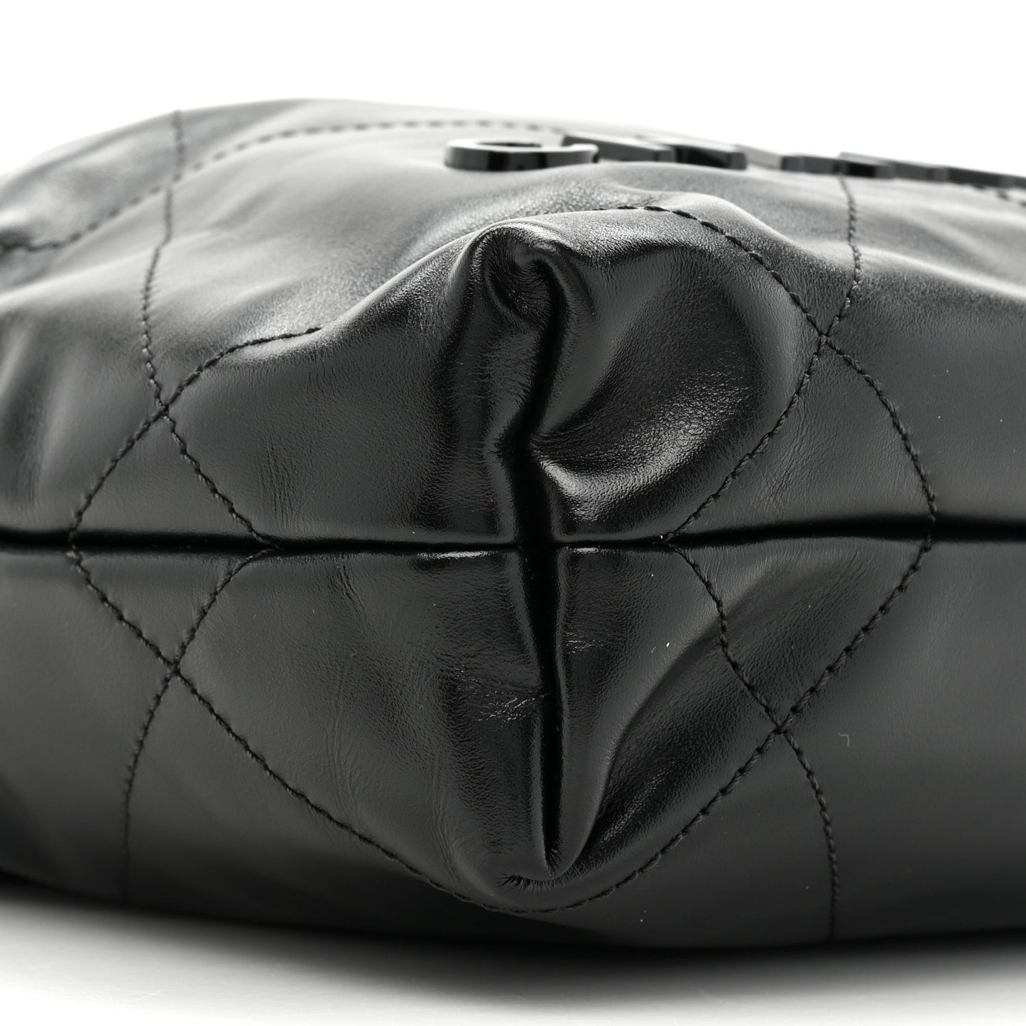 Shiny Calfskin Quilted Mini Chanel 22 So Black