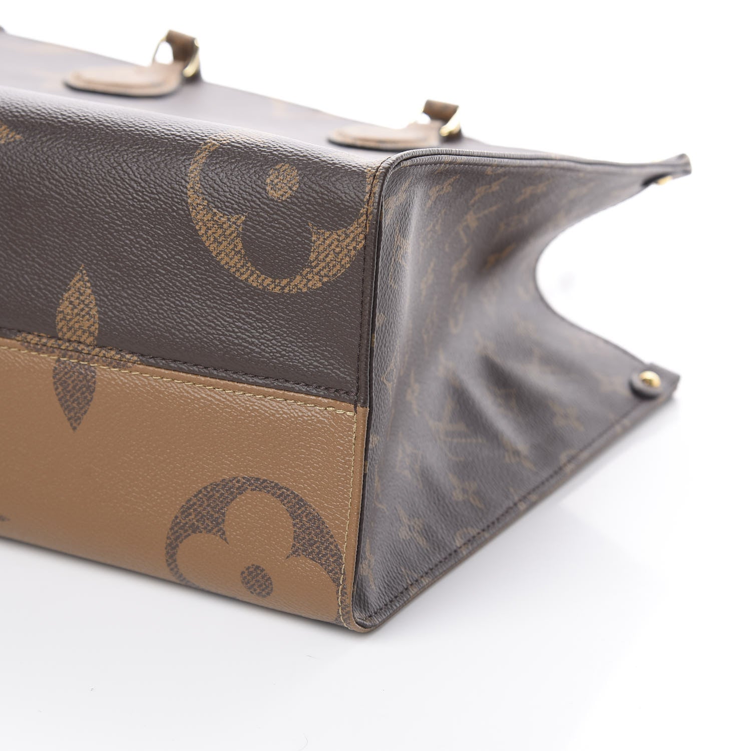 Louis Vuitton Reverse Monogram Giant Onthego MM 6 of 8