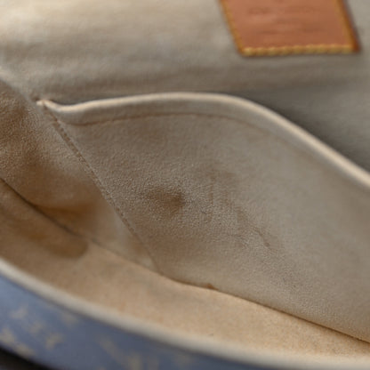 Louis Vuitton Monogram Hudson PM 14 of 39