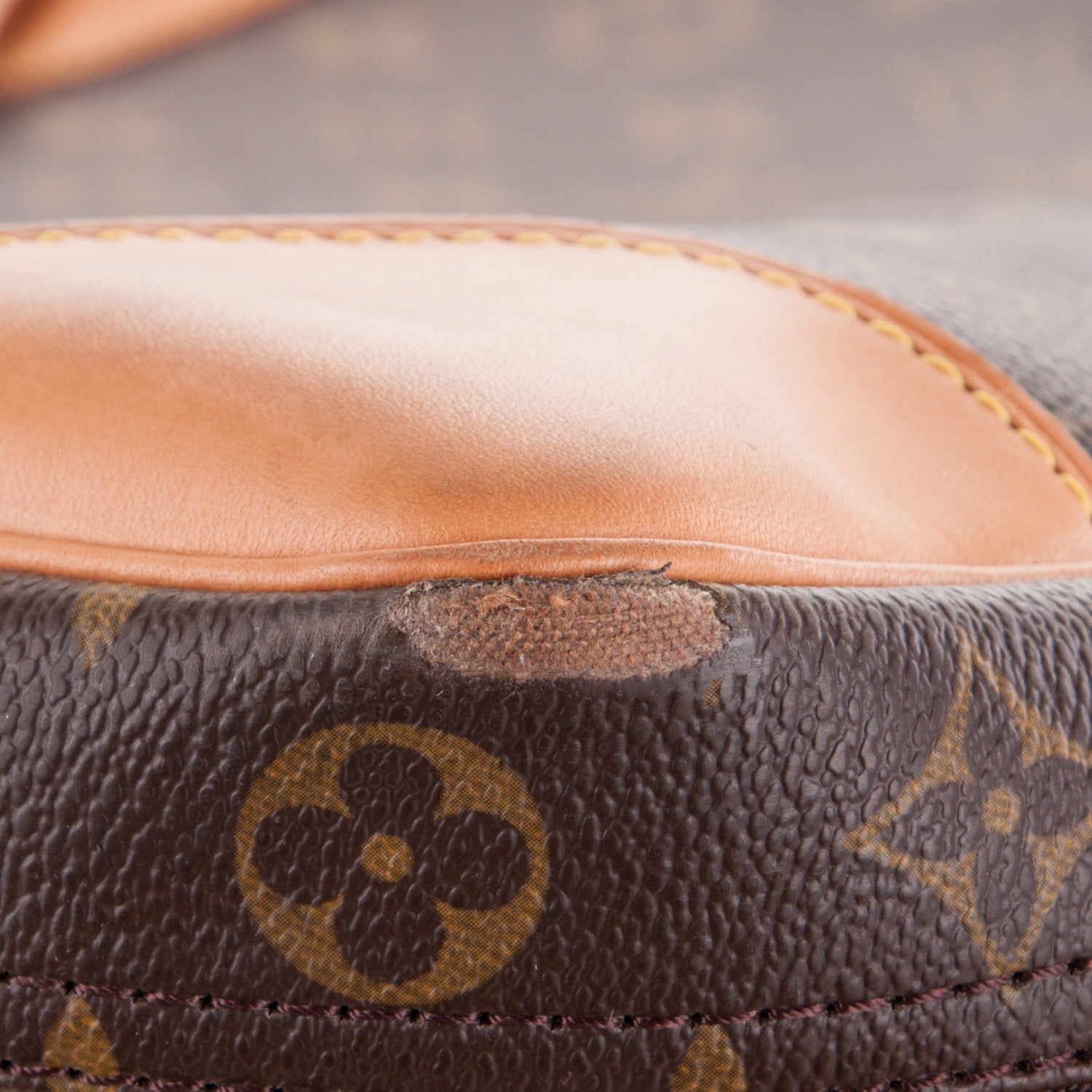 Louis Vuitton Monogram Sirius 70 8 of 10