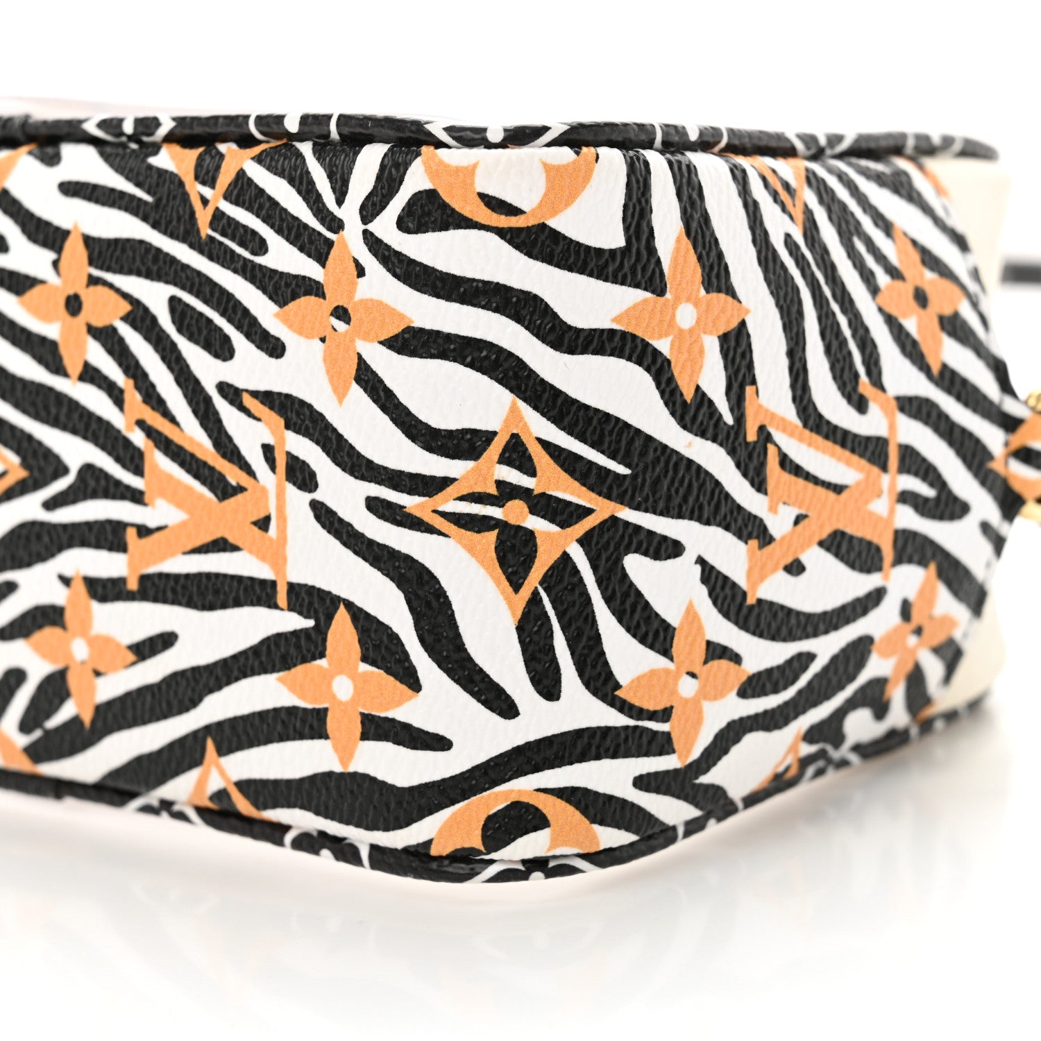 Louis Vuitton Monogram Giant Jungle Beach Pouch Ivory 9 of 10