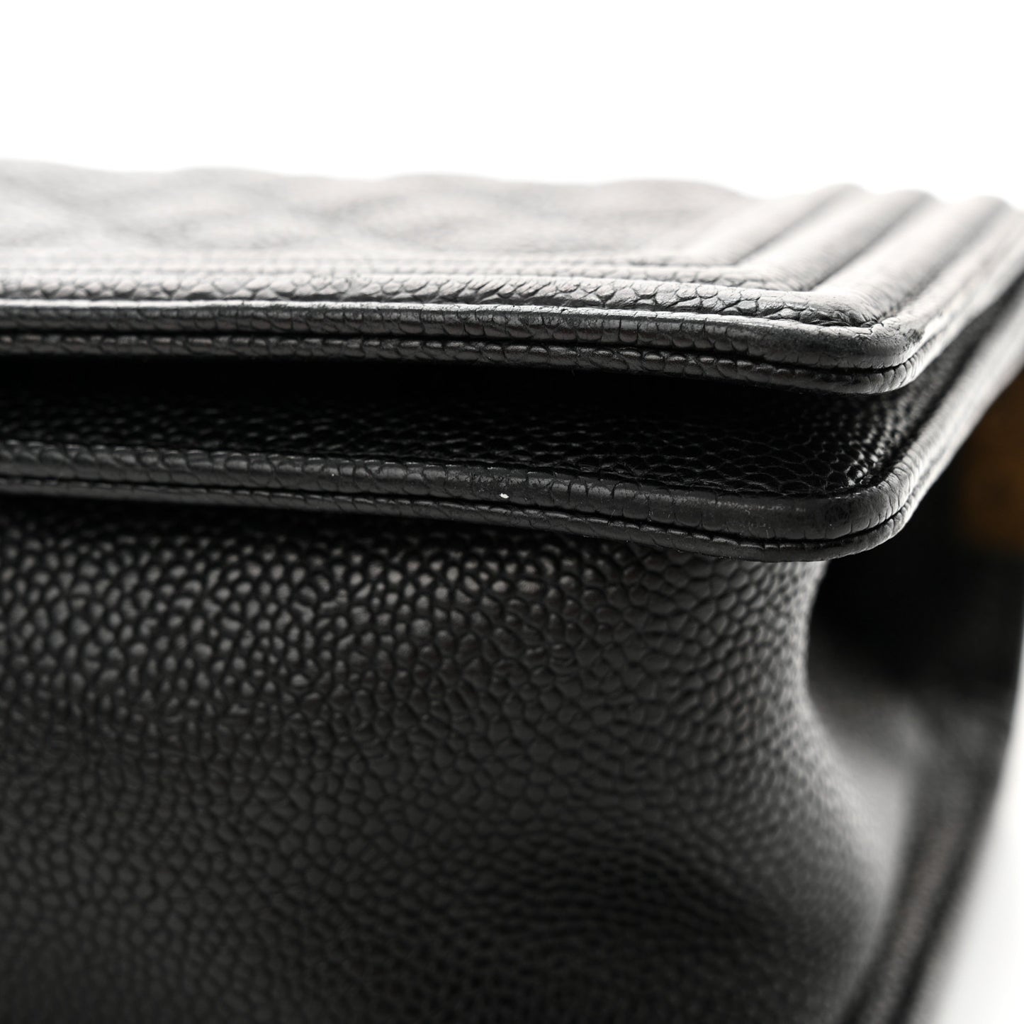 Caviar Quilted Medium Boy Flap Black