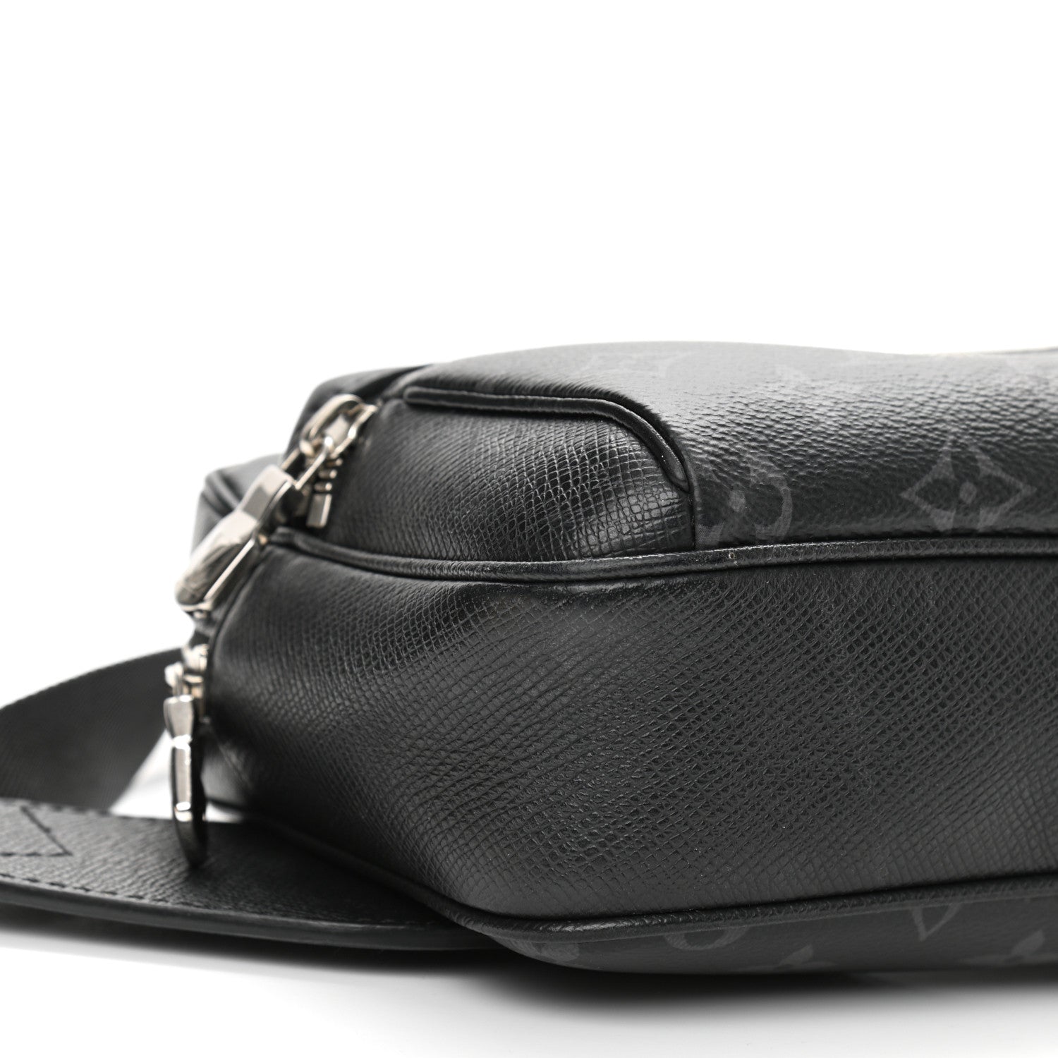 Louis Vuitton Taigarama Outdoor Bumbag Black 8 of 9