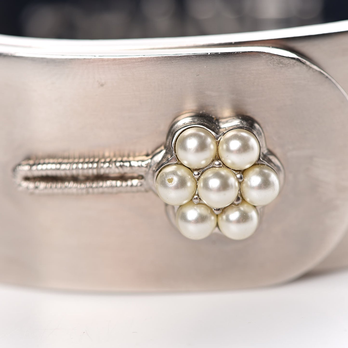 Metal Pearl CC Cuff Silver