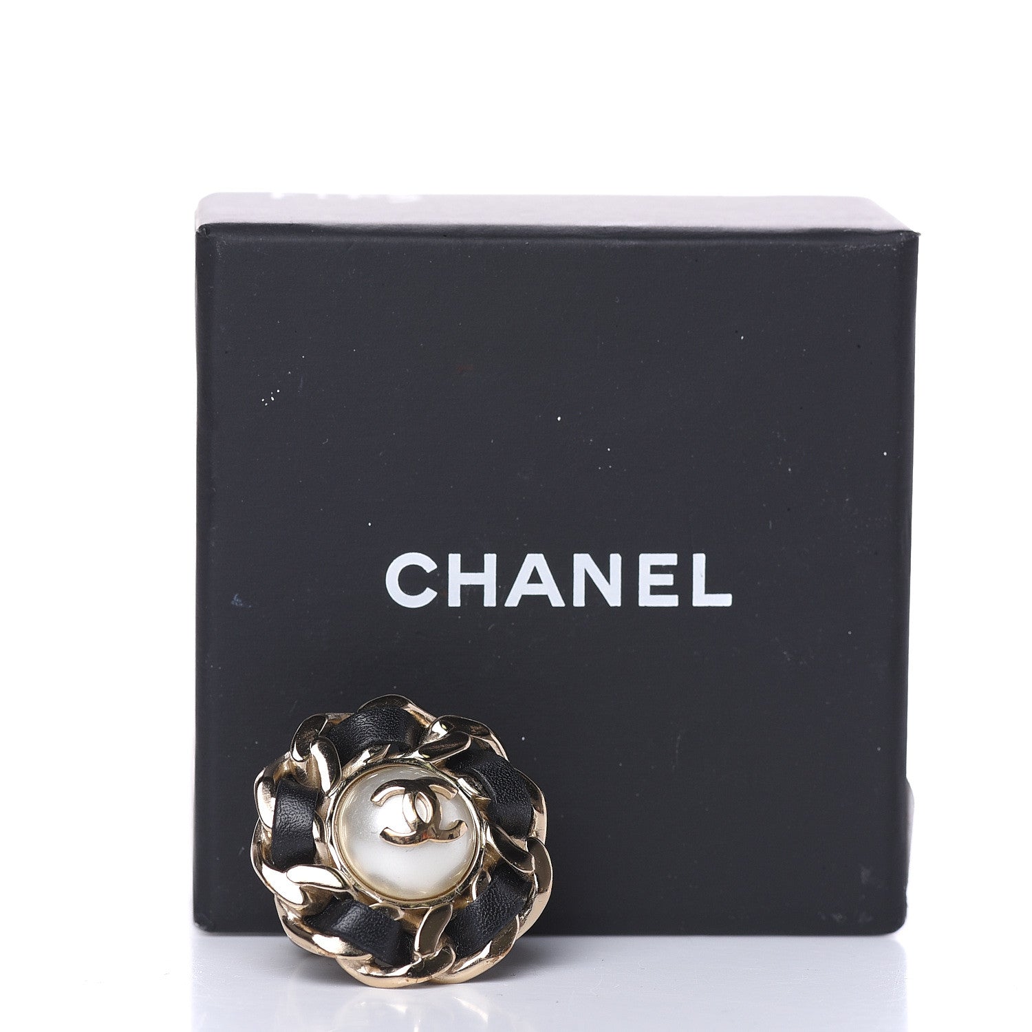 Chanel Pearl Lambskin CC Chain Ring 6 Gold 6 of 7
