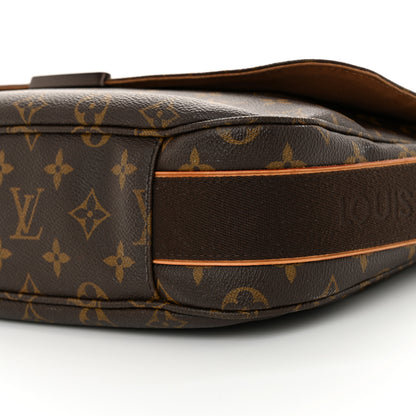 Louis Vuitton Monogram Beaubourg MM Messenger Bag 9 of 13