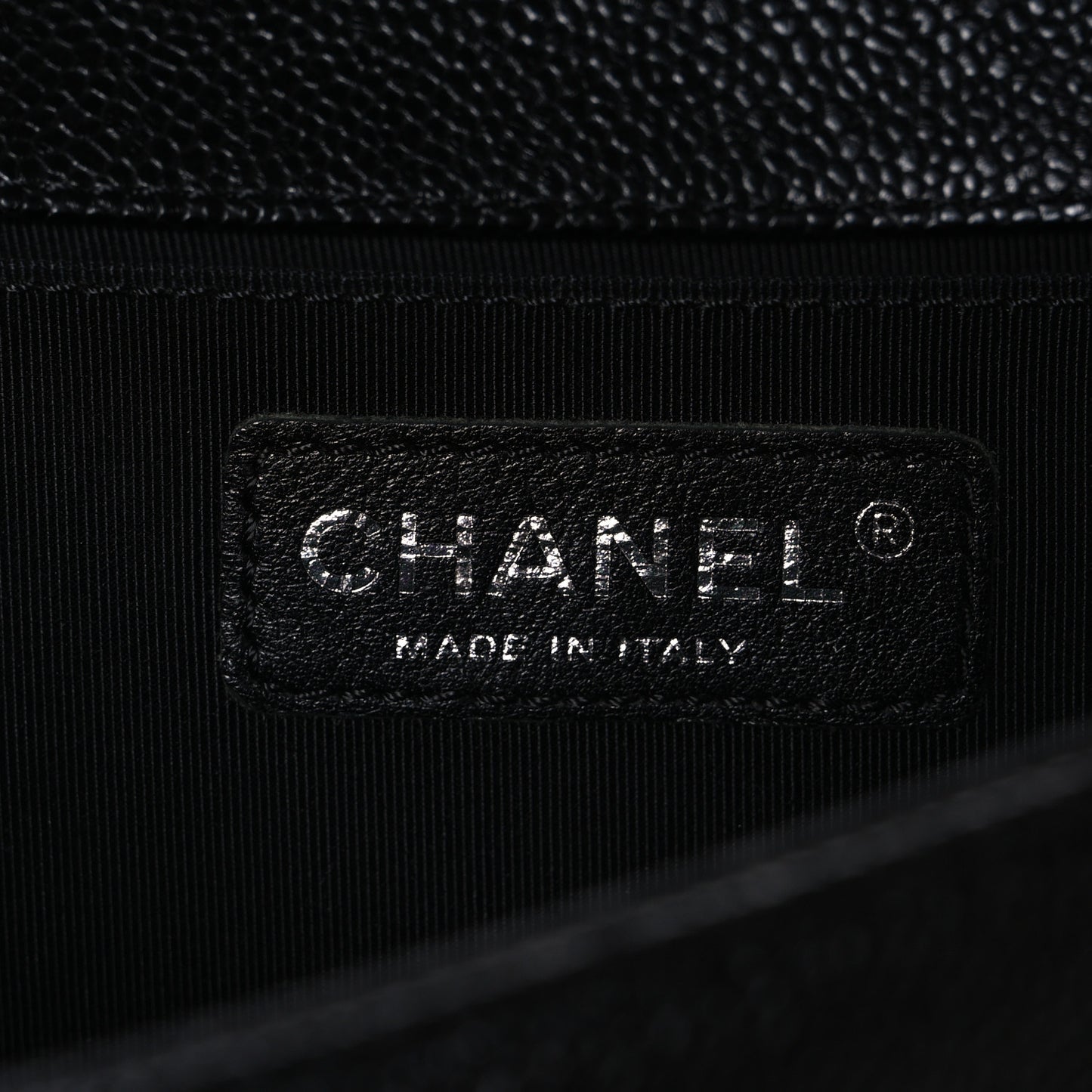 Caviar Quilted Medium Boy Flap Black