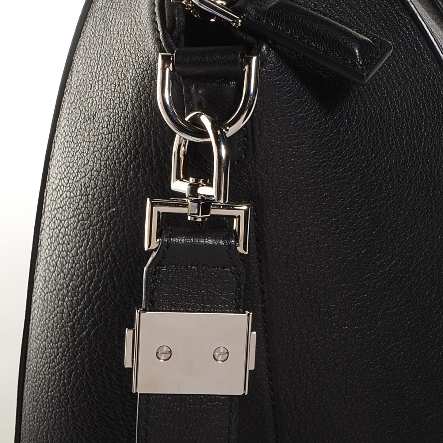 Sugar Goatskin Medium Antigona Black