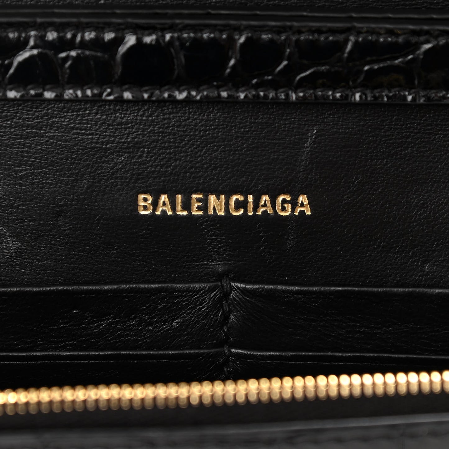 Shiny Calfskin Crocodile Embossed Hourglass Chain Bag Black