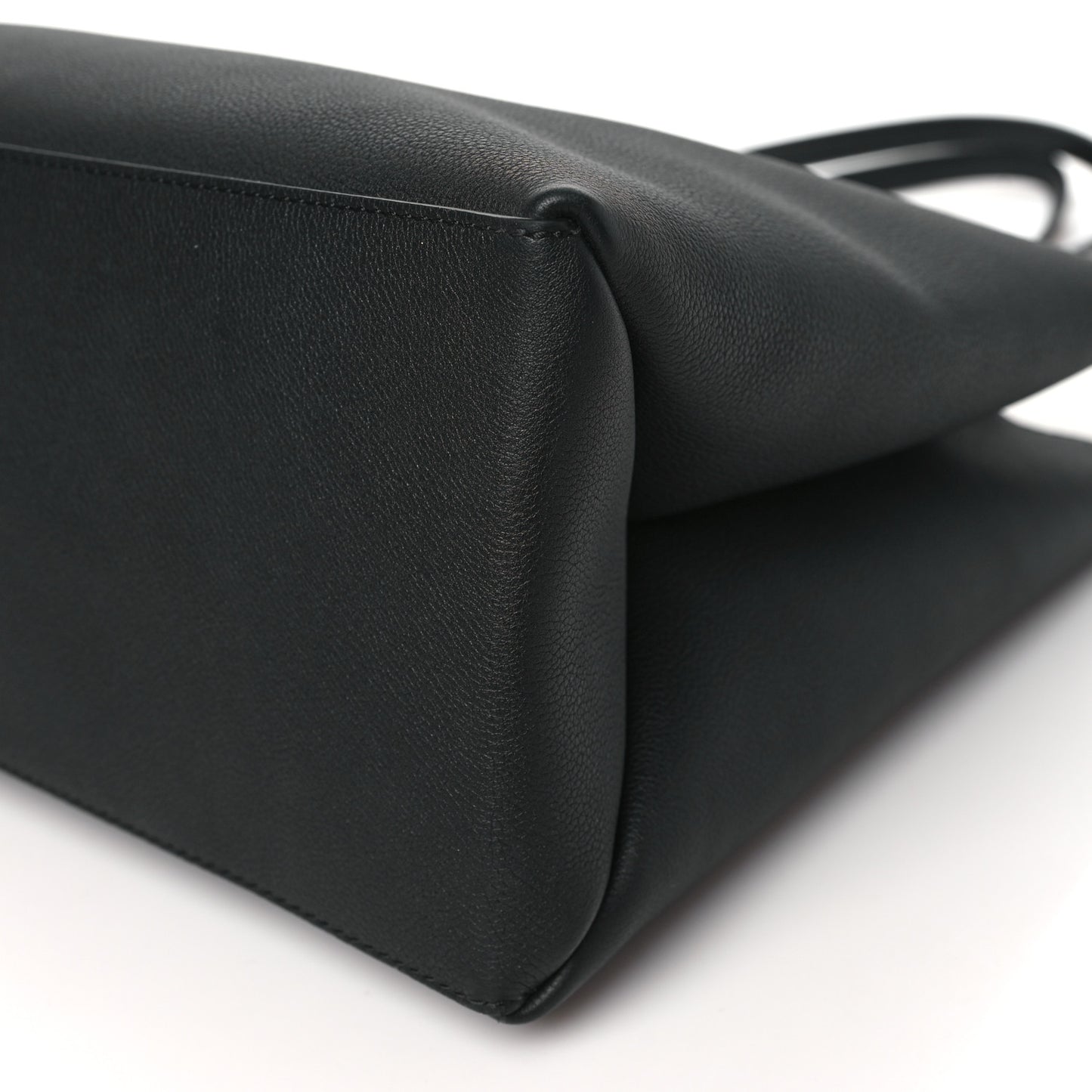 Grained Calfskin Lockme Shopper Black