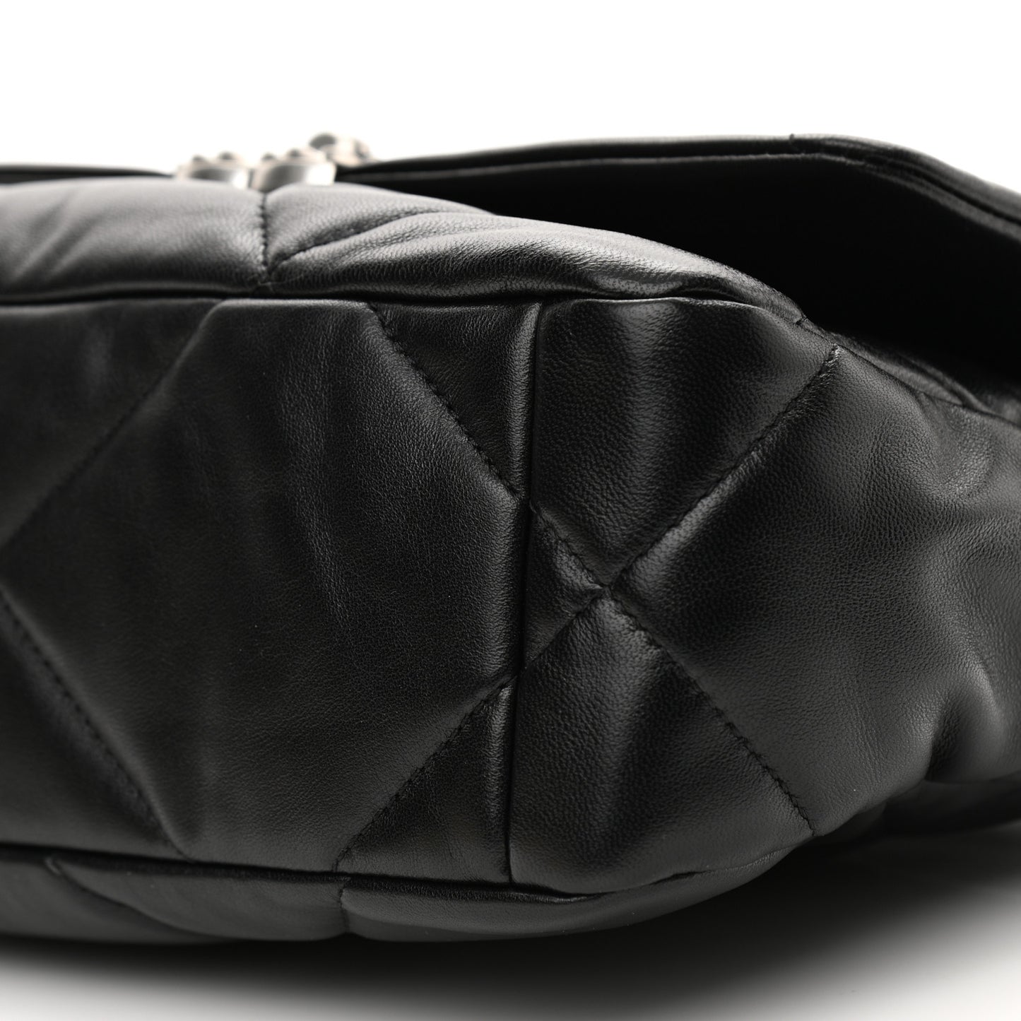 Lambskin Quilted Medium Chanel 19 Flap Black