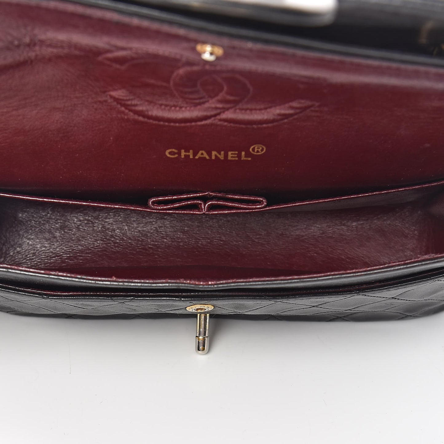 Lambskin Medium Single Flap Black