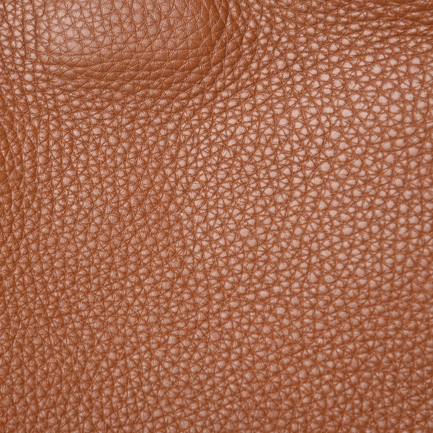 Pebbled Calfskin Medium Rockstud Tote Light Cuir