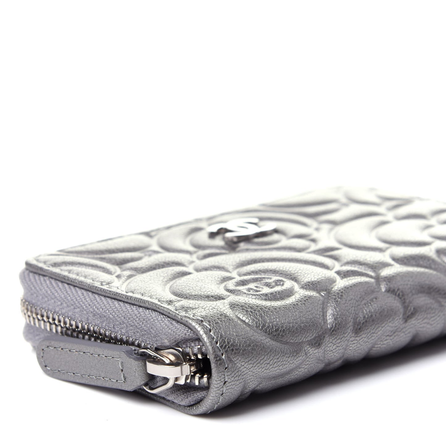 Goatskin Camellia Embossed Zip Coin Purse Silver