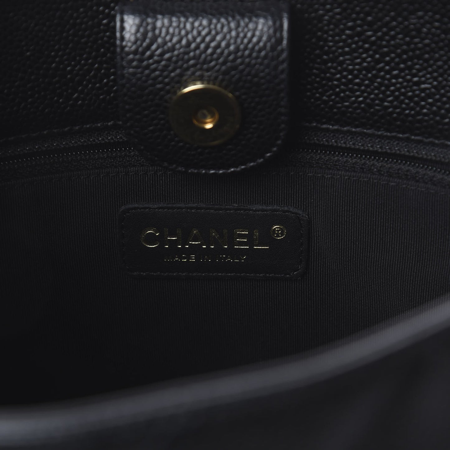 Caviar Quilted Petit Shopping Tote PST Black