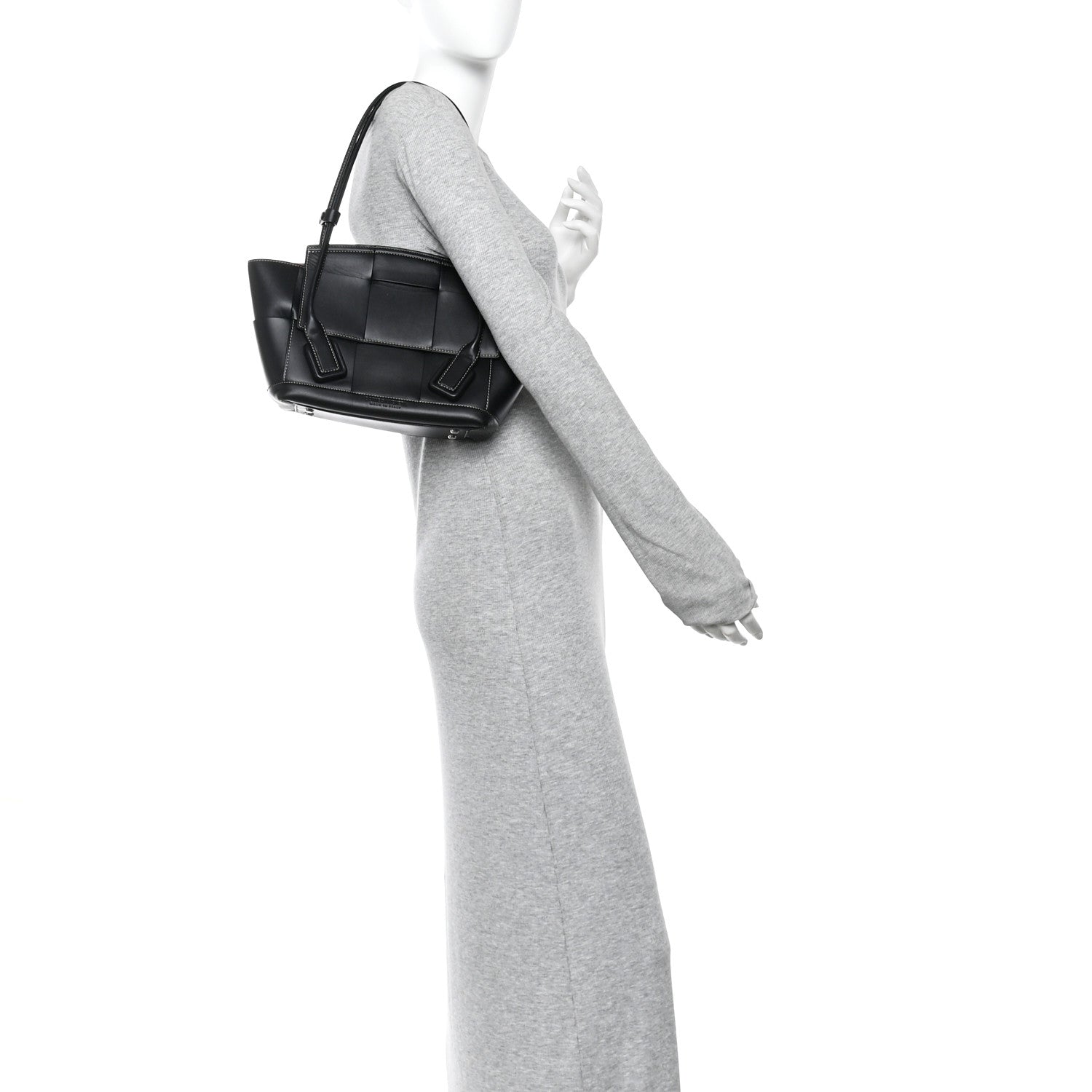 Bottega Veneta French Calfskin Maxi Intrecciato Arco 33 Black 2 of 10