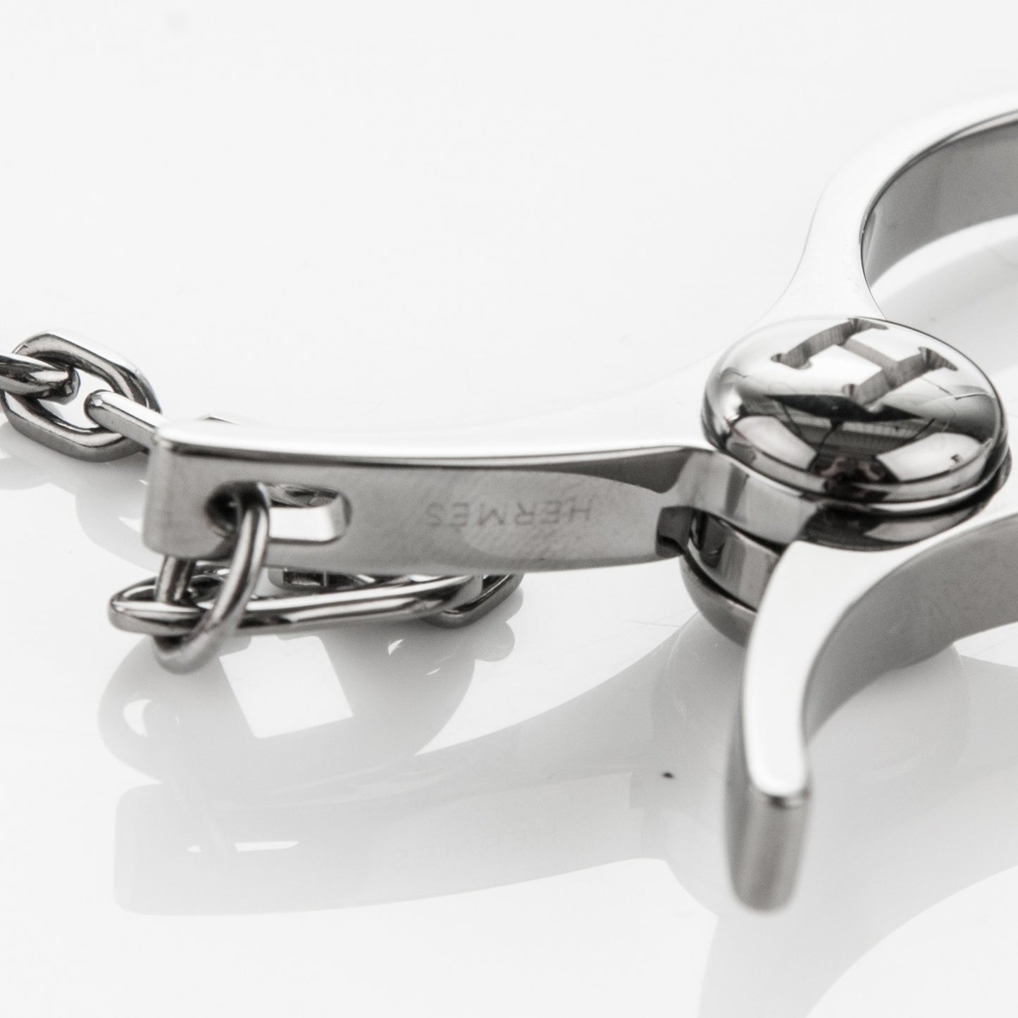 Ruthenium Filou Glove Clip