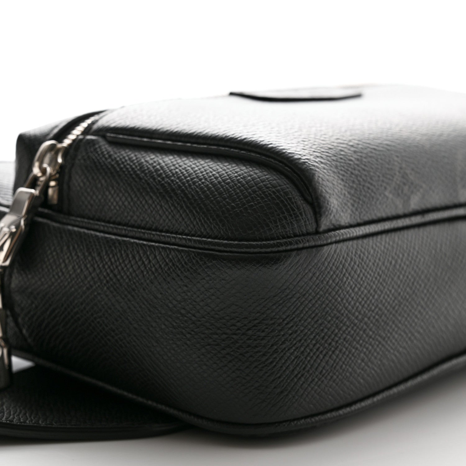 Louis Vuitton Taiga Monogram Eclipse Outdoor Bum Bag Black 9 of 11