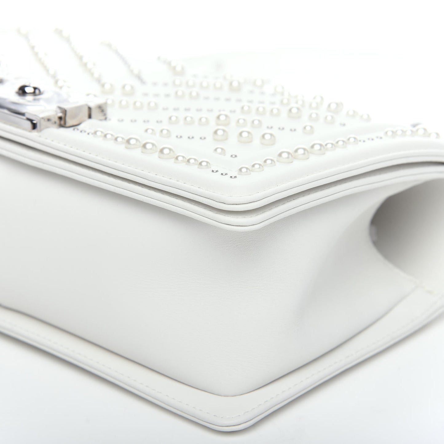 Calfskin Pearl Chevron Quilted Medium Boy Flap White