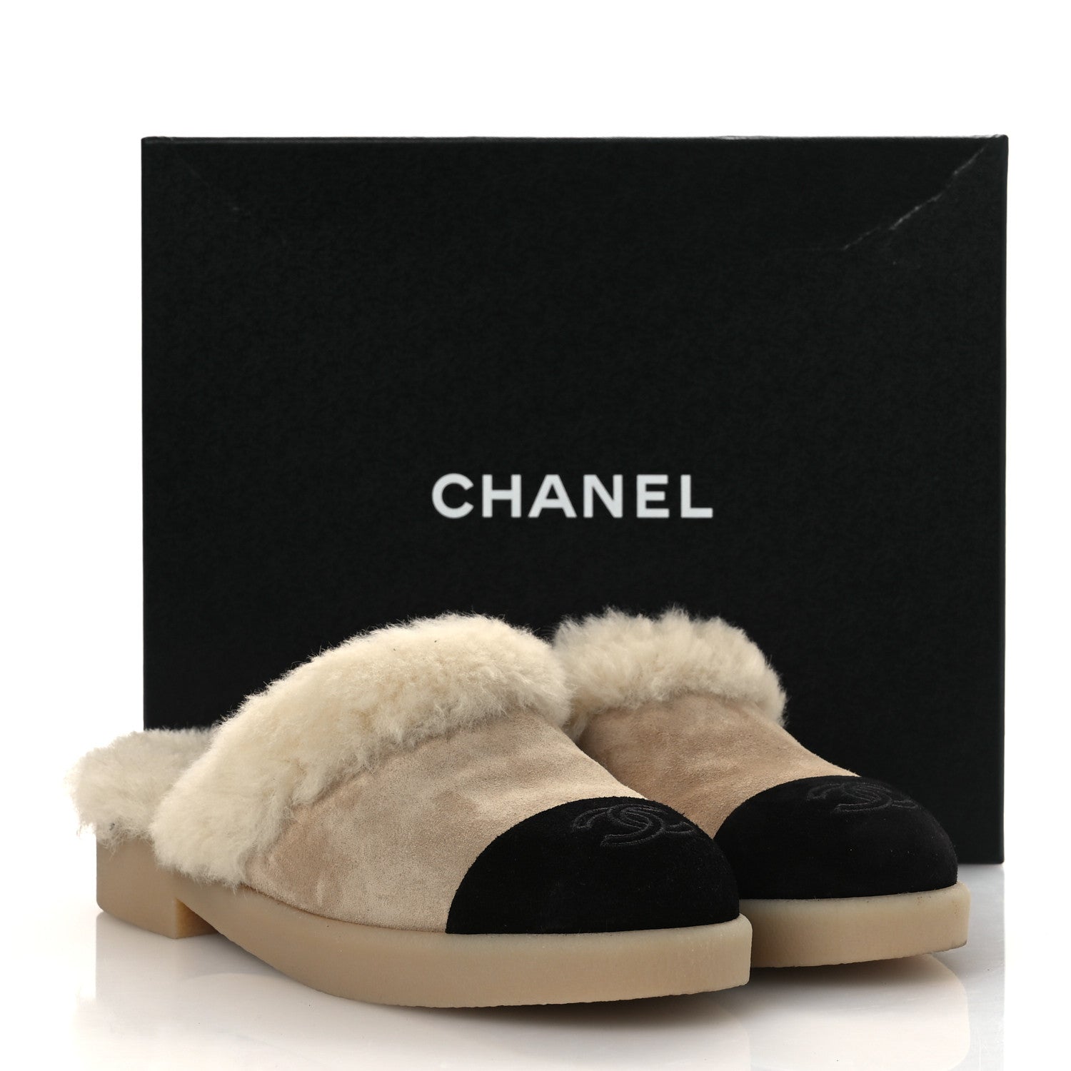 Chanel Suede Shearling CC Cap Toe Mules 38.5 Beige Black 1805022