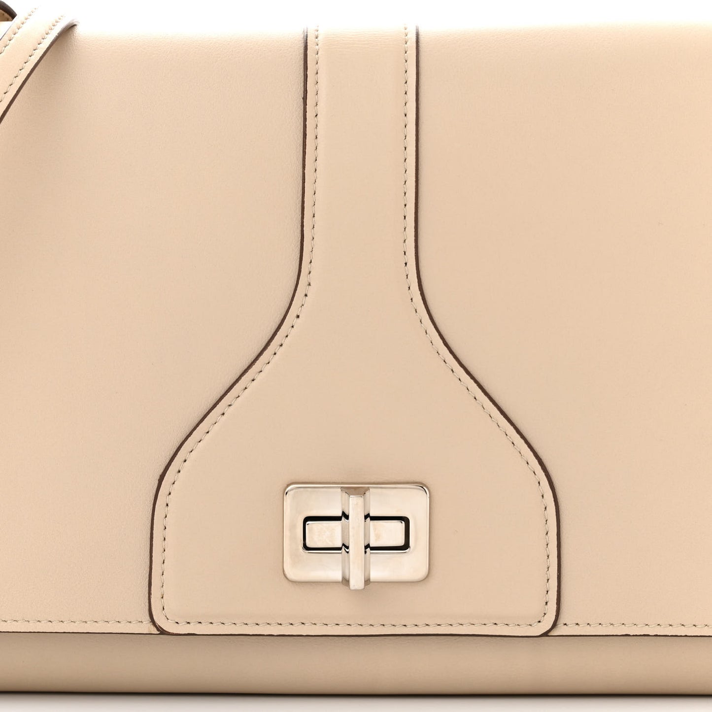 Vitello Soft Chain Shoulder Bag Cipria