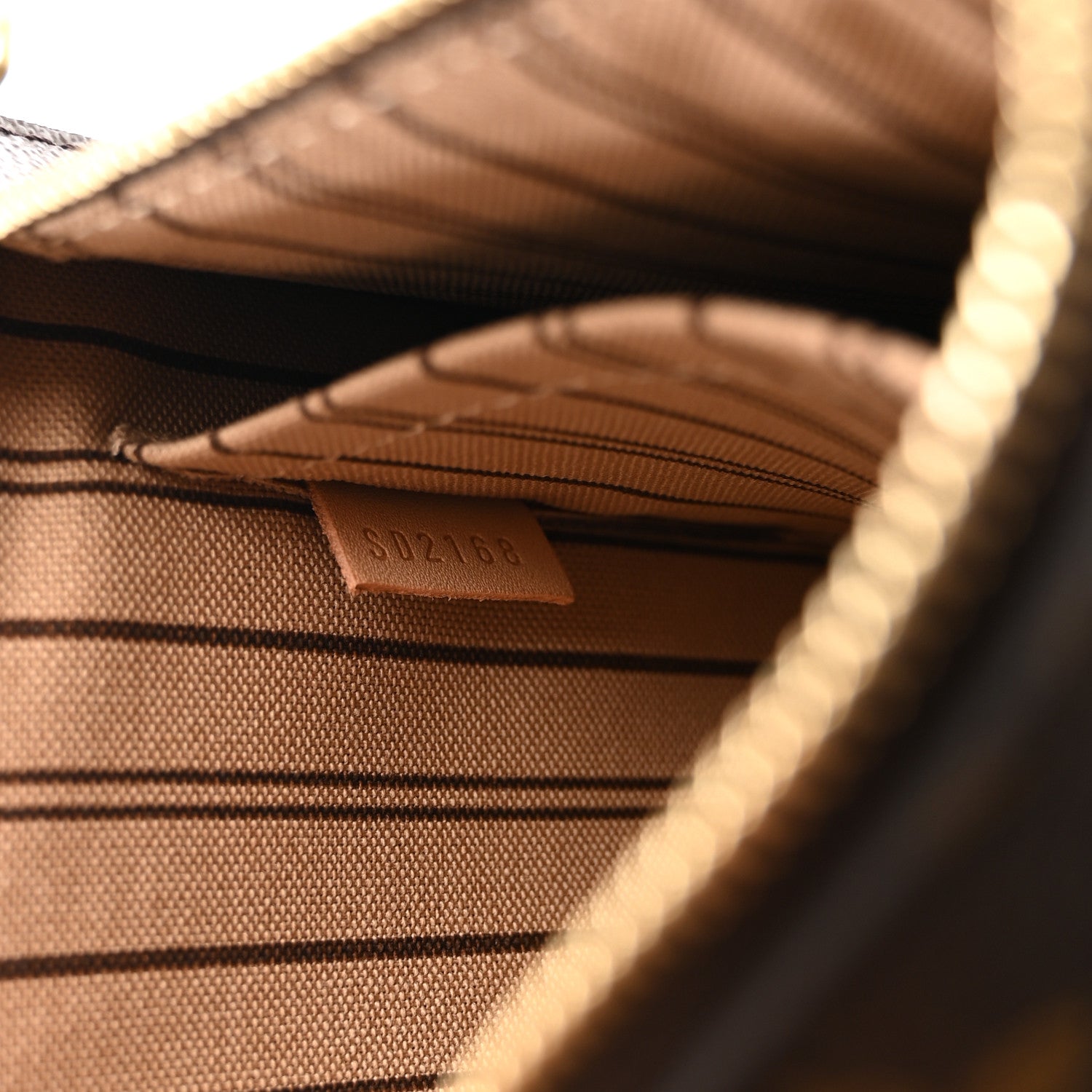 Louis Vuitton Monogram Neverfull MM GM Pochette 7 of 7