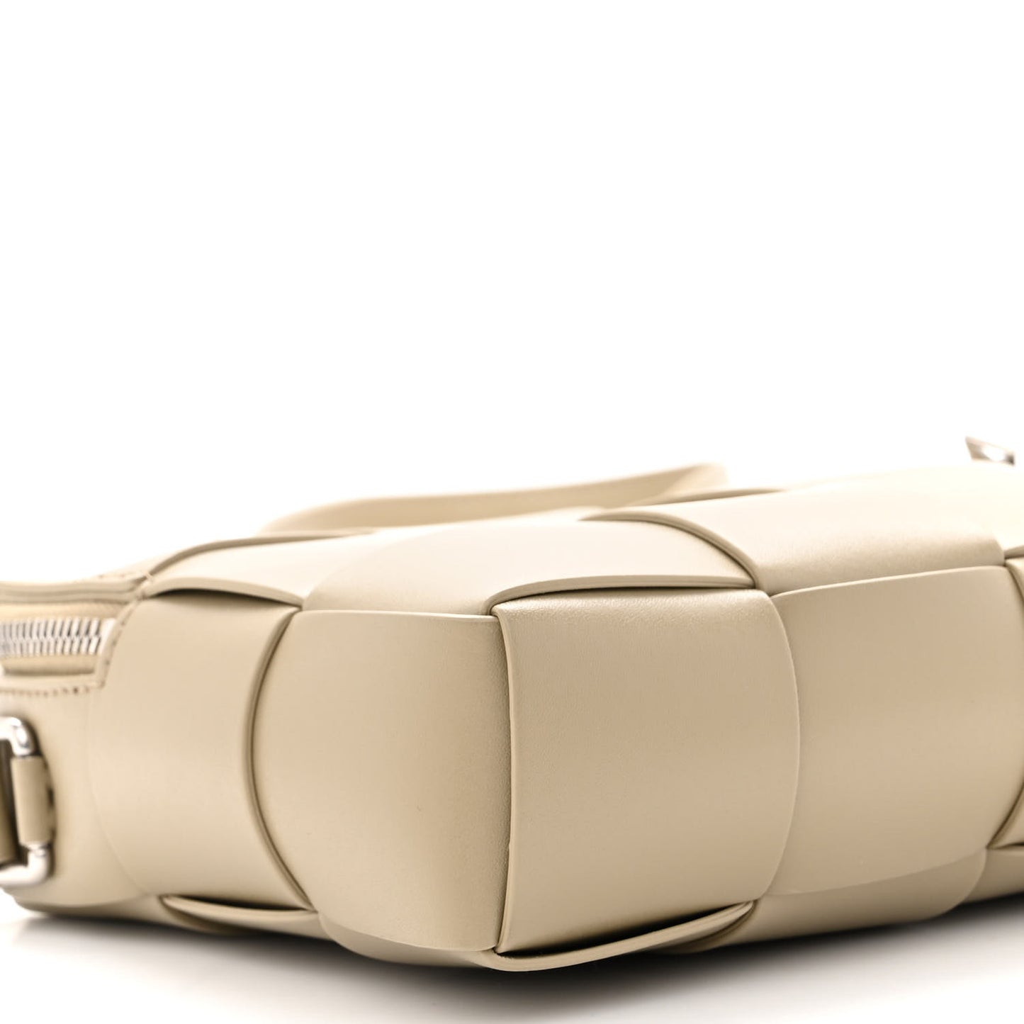 Maxi Intrecciato Cassette Bag Taupe