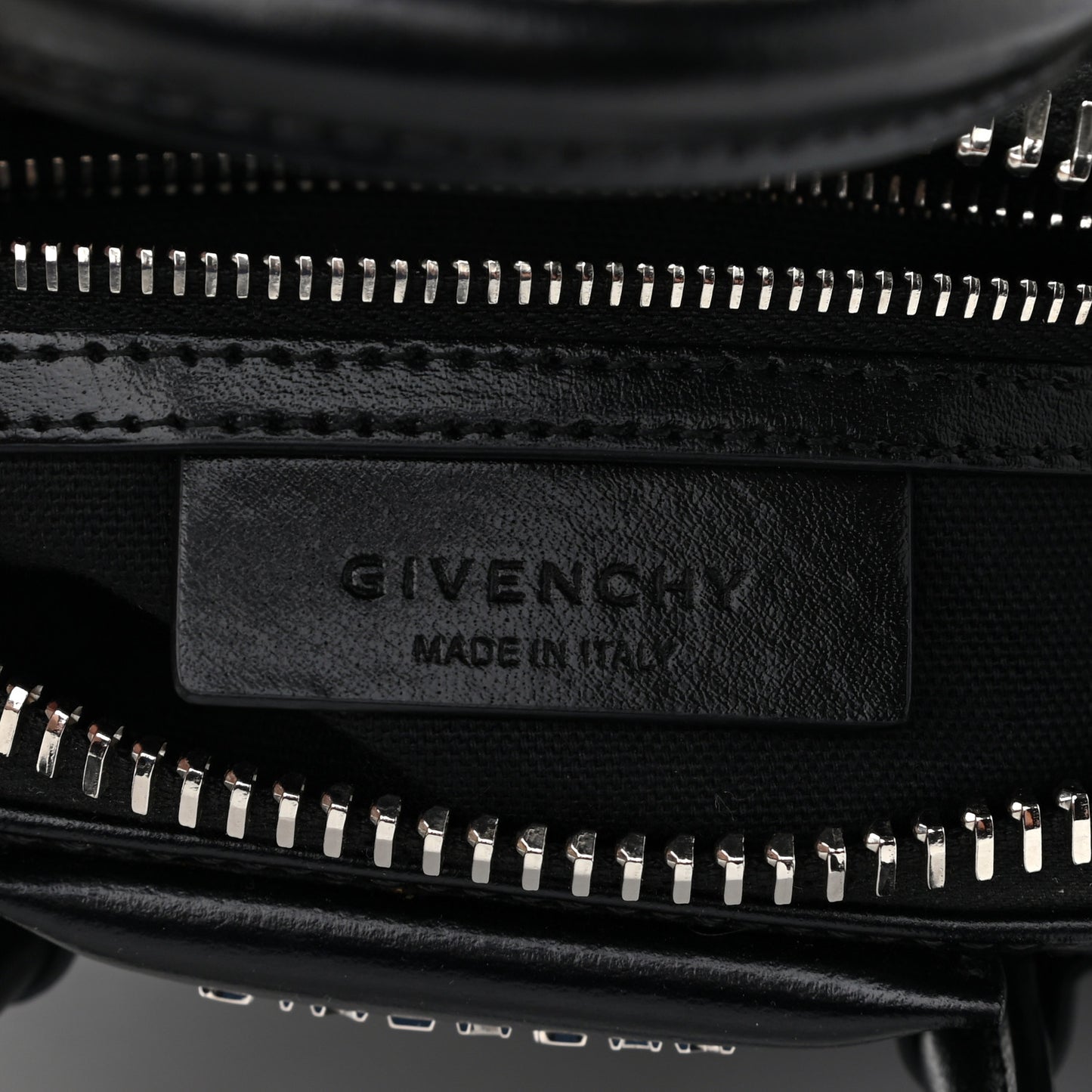 Shiny Lord Calfskin Mini Antigona Black