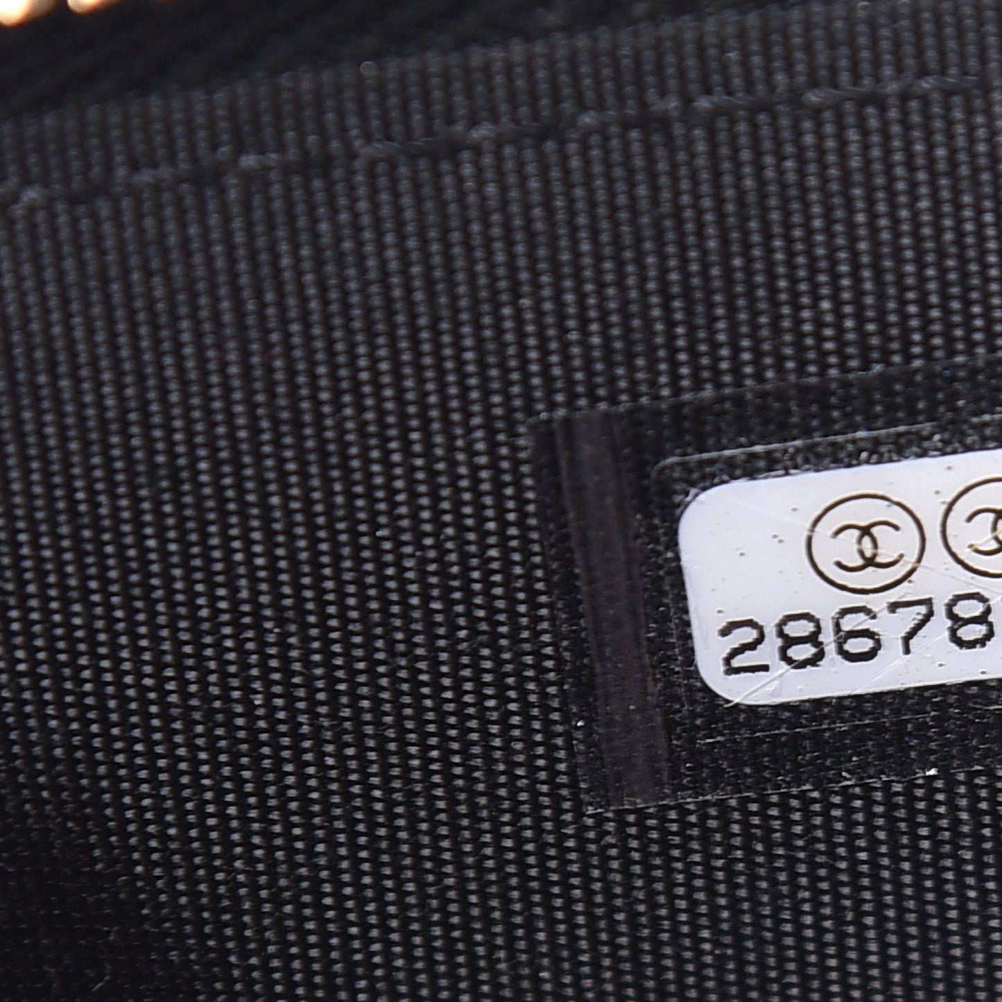 Caviar Quilted Classic Zip Boy Pouch Black