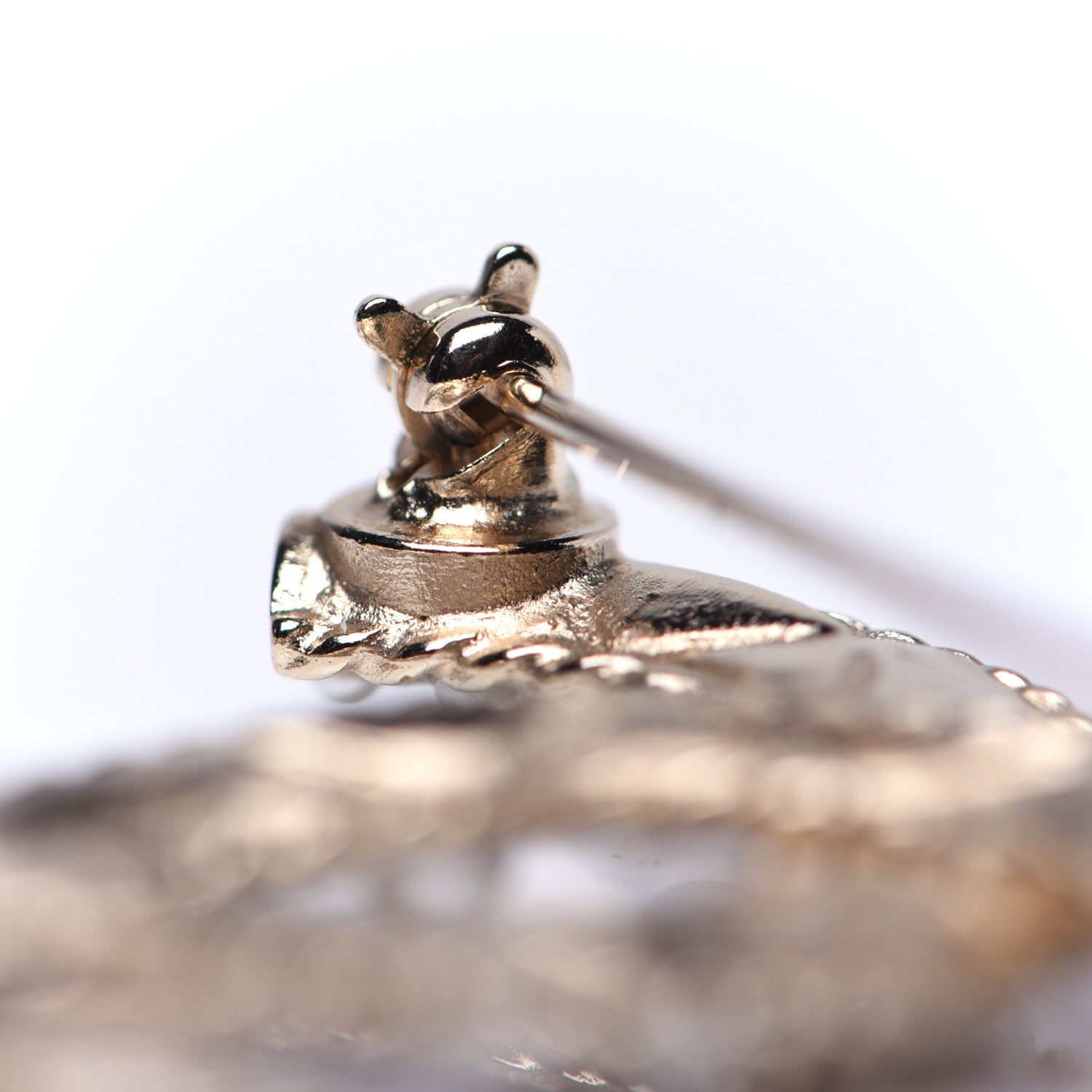 Chanel Pearl CC Brooch Gold 6 of 7