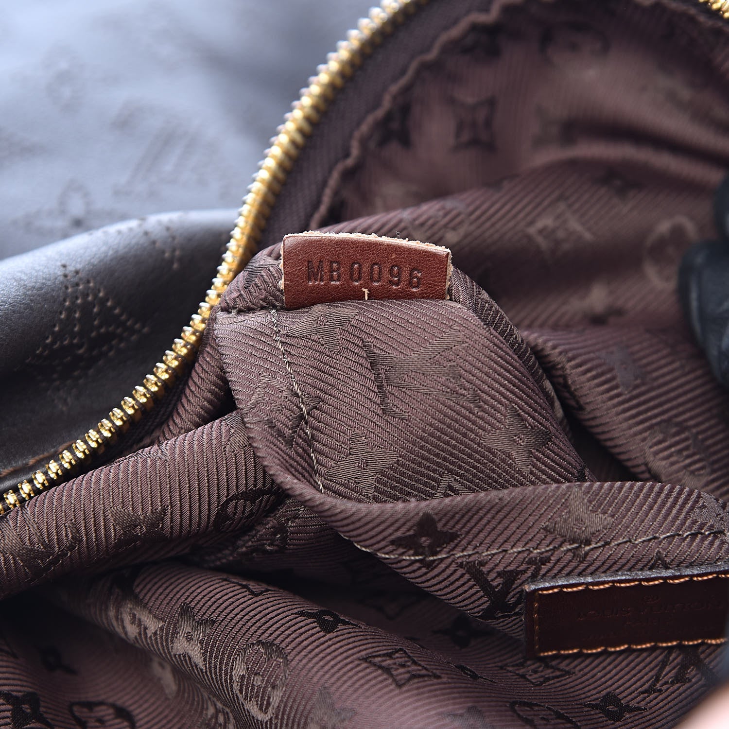 Louis Vuitton Mahina Onatah GM Moka 7 of 10