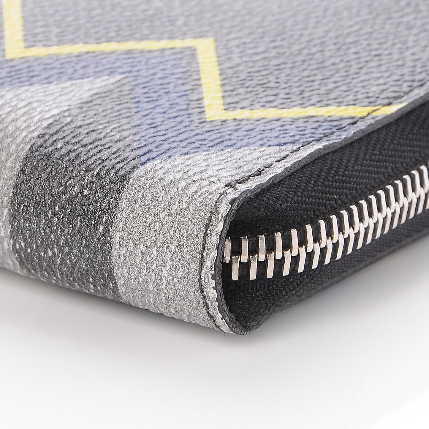 Damier Graphite Karakoram Zippy Vertical Wallet