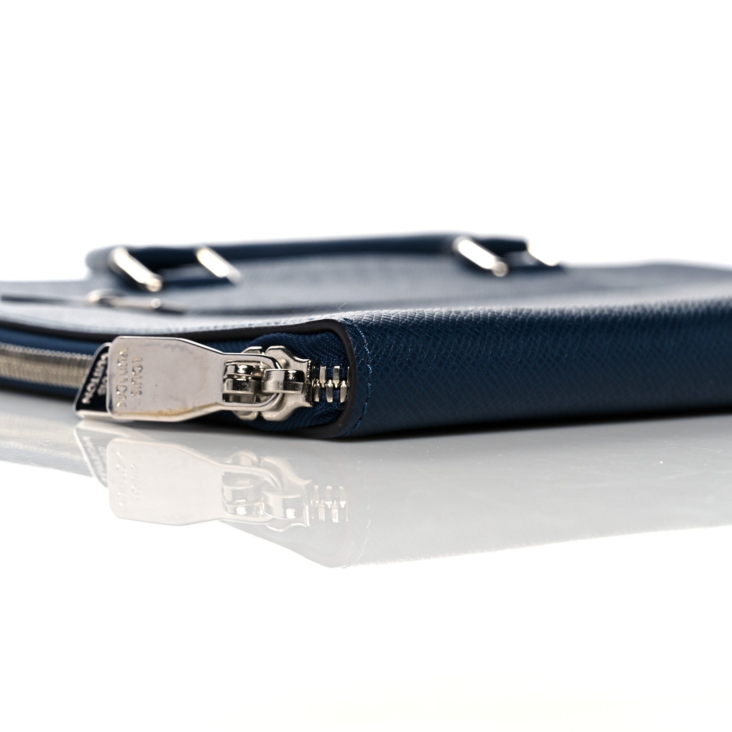 Louis Vuitton Taiga Porte-Documents Slim Bleu Marine 8 of 10