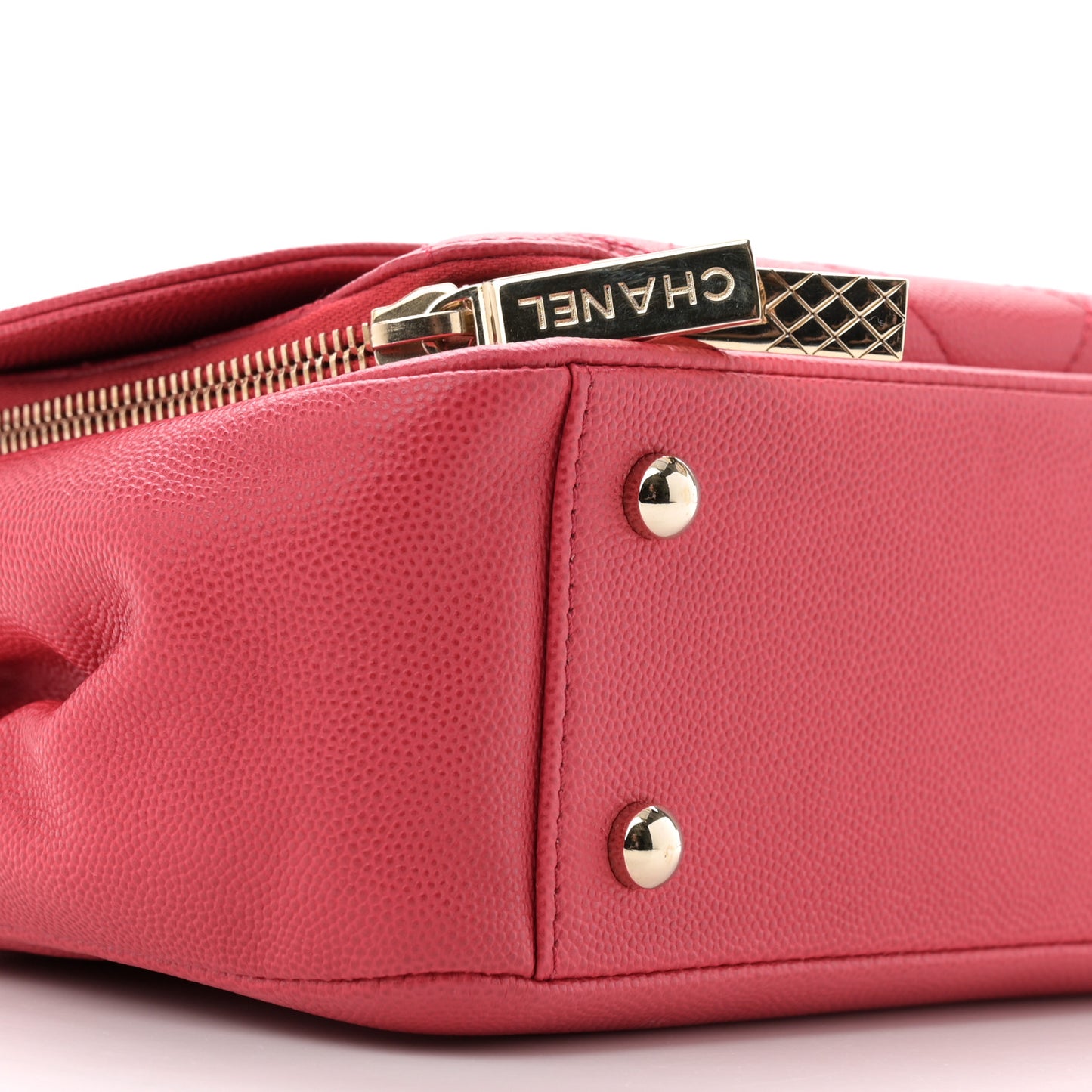 Caviar Quilted Medium Business Affinity Flap Red