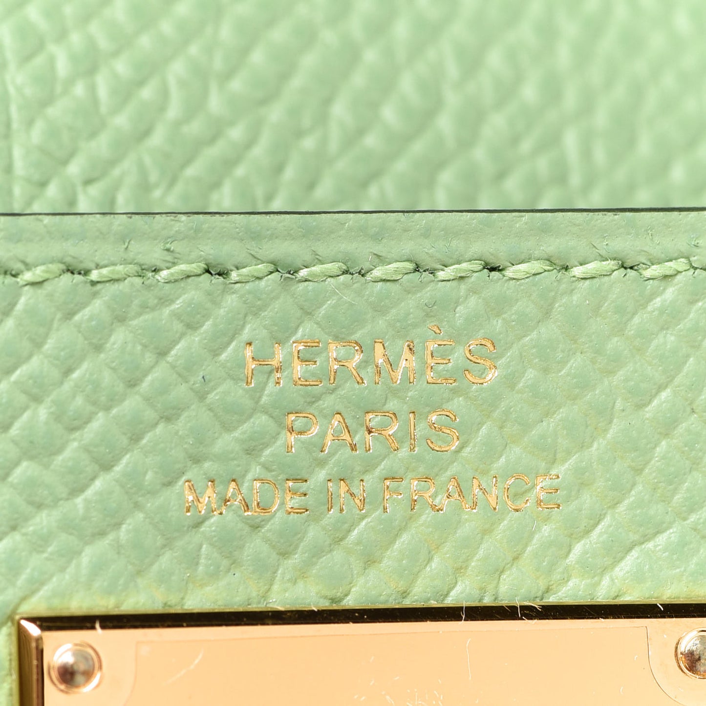 Epsom Kelly Pocket Compact Wallet Vert Criquet