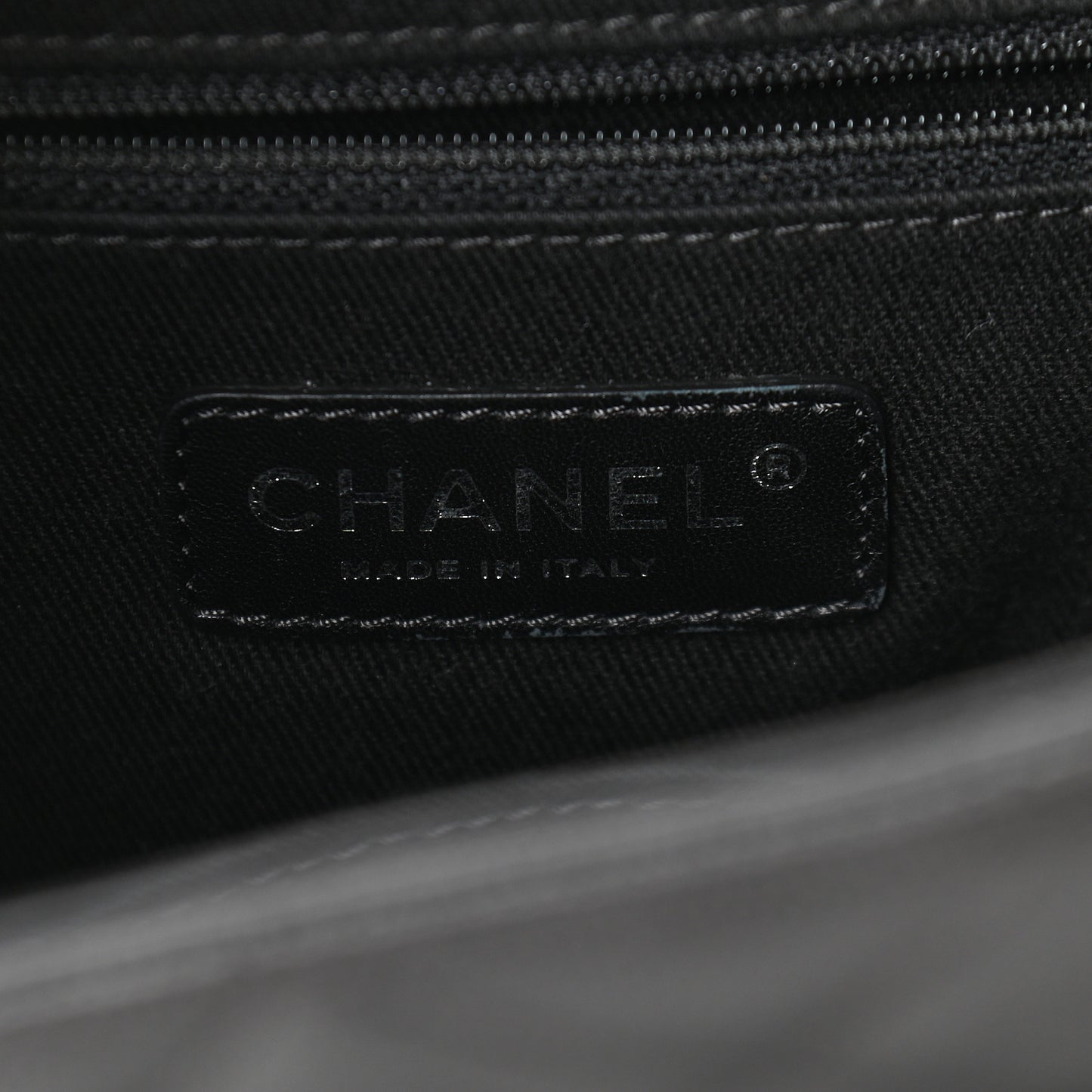 Caviar Quilted Medium CC Bucket Bag Black