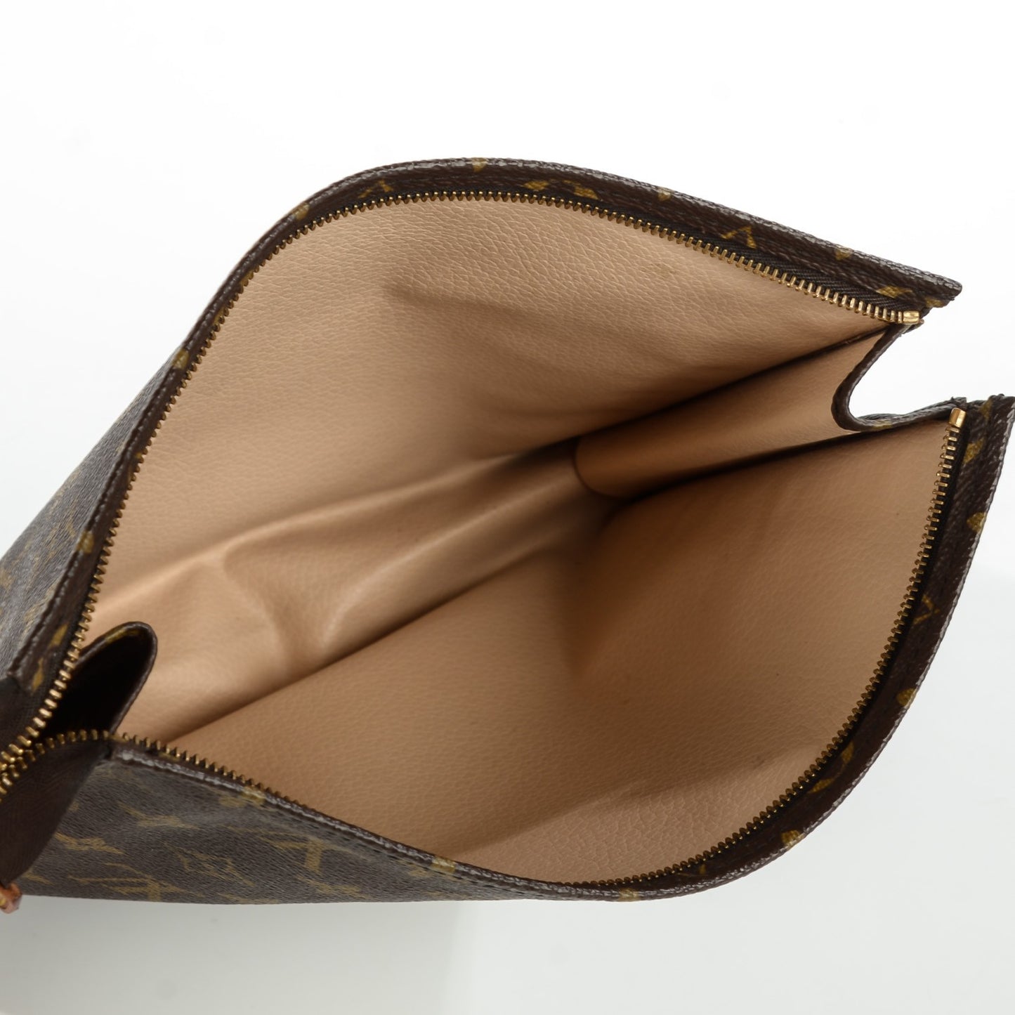 Monogram Poche Toilette 26