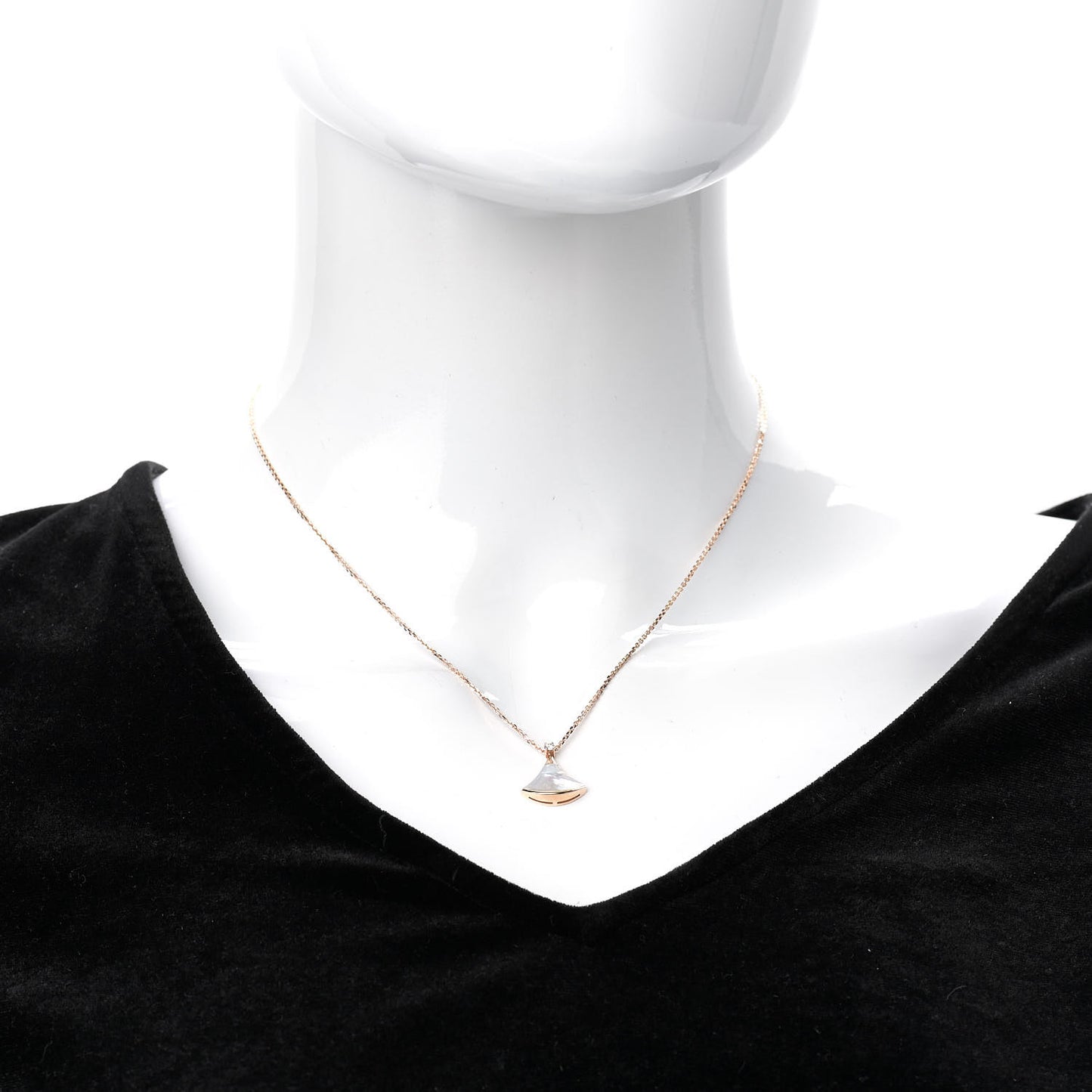 18K Rose Gold Diamond Mother of Pearl Small Divas' Dream Pendant Necklace